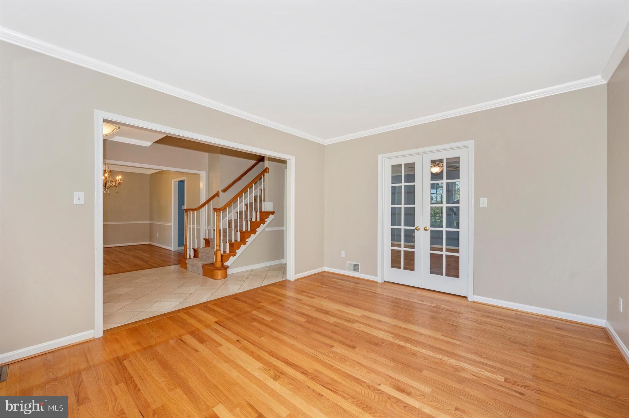 POOLESVILLE OUTSIDE - Residential