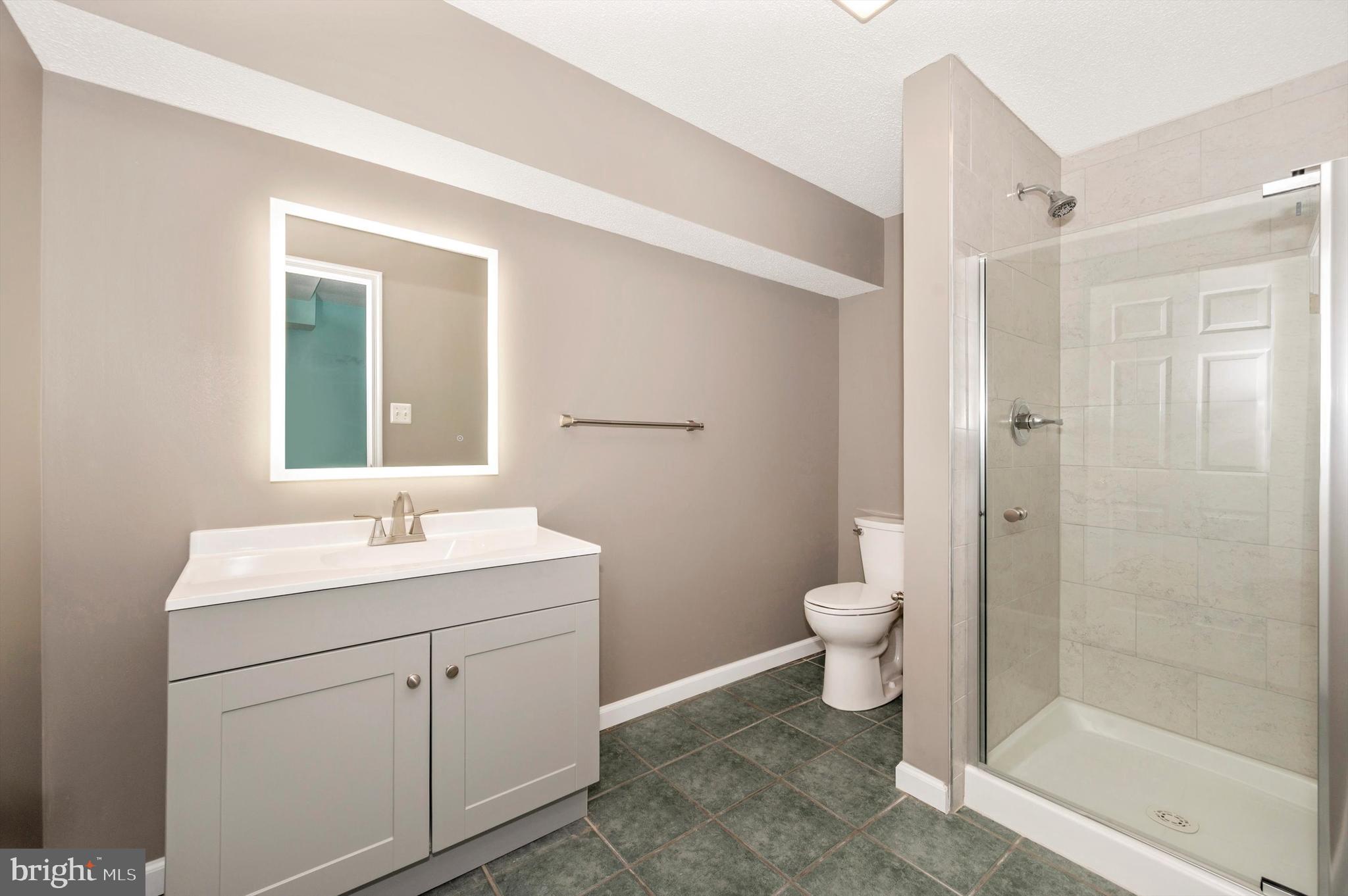 POOLESVILLE OUTSIDE - Residential