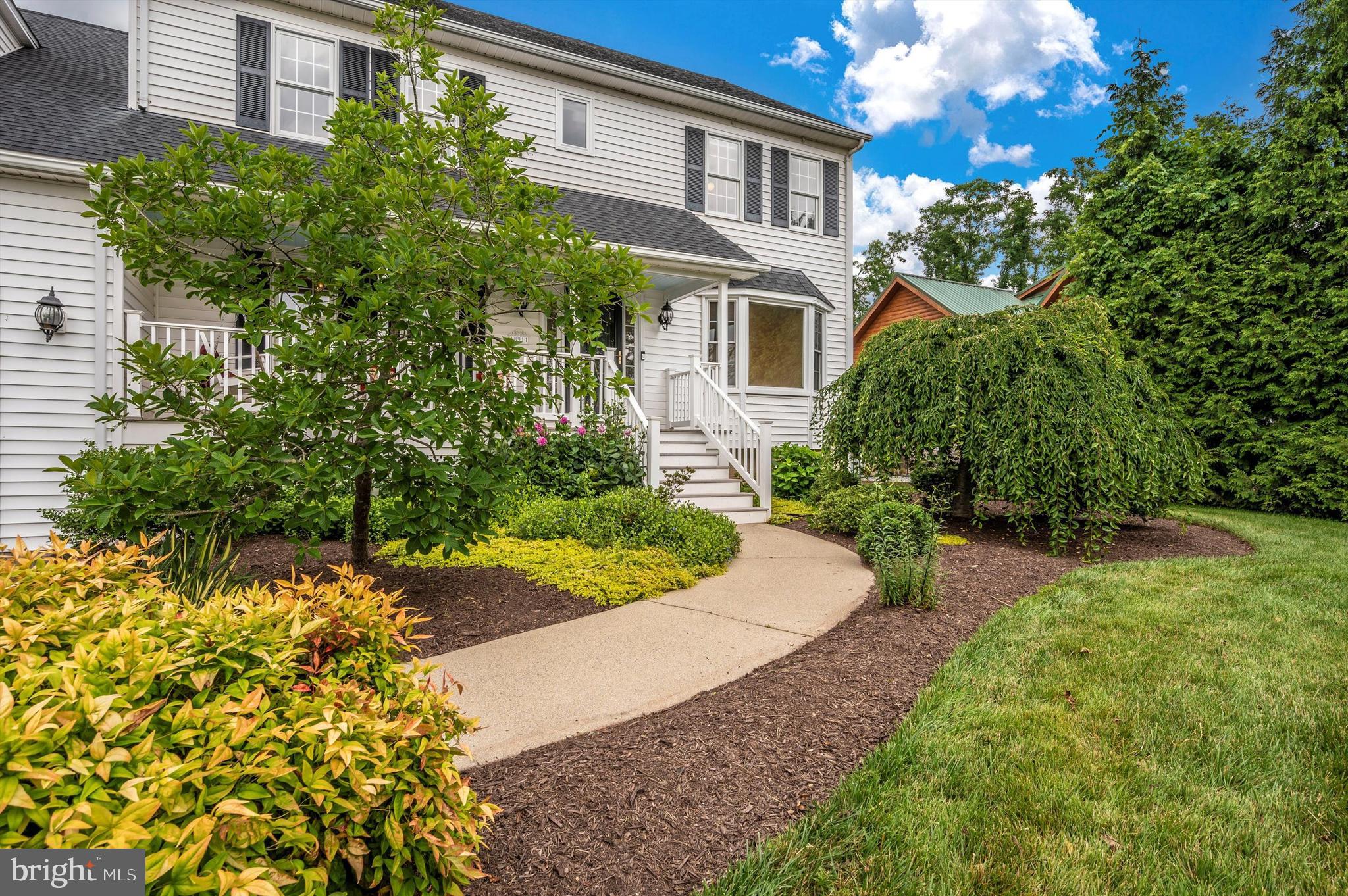 POOLESVILLE OUTSIDE - Residential