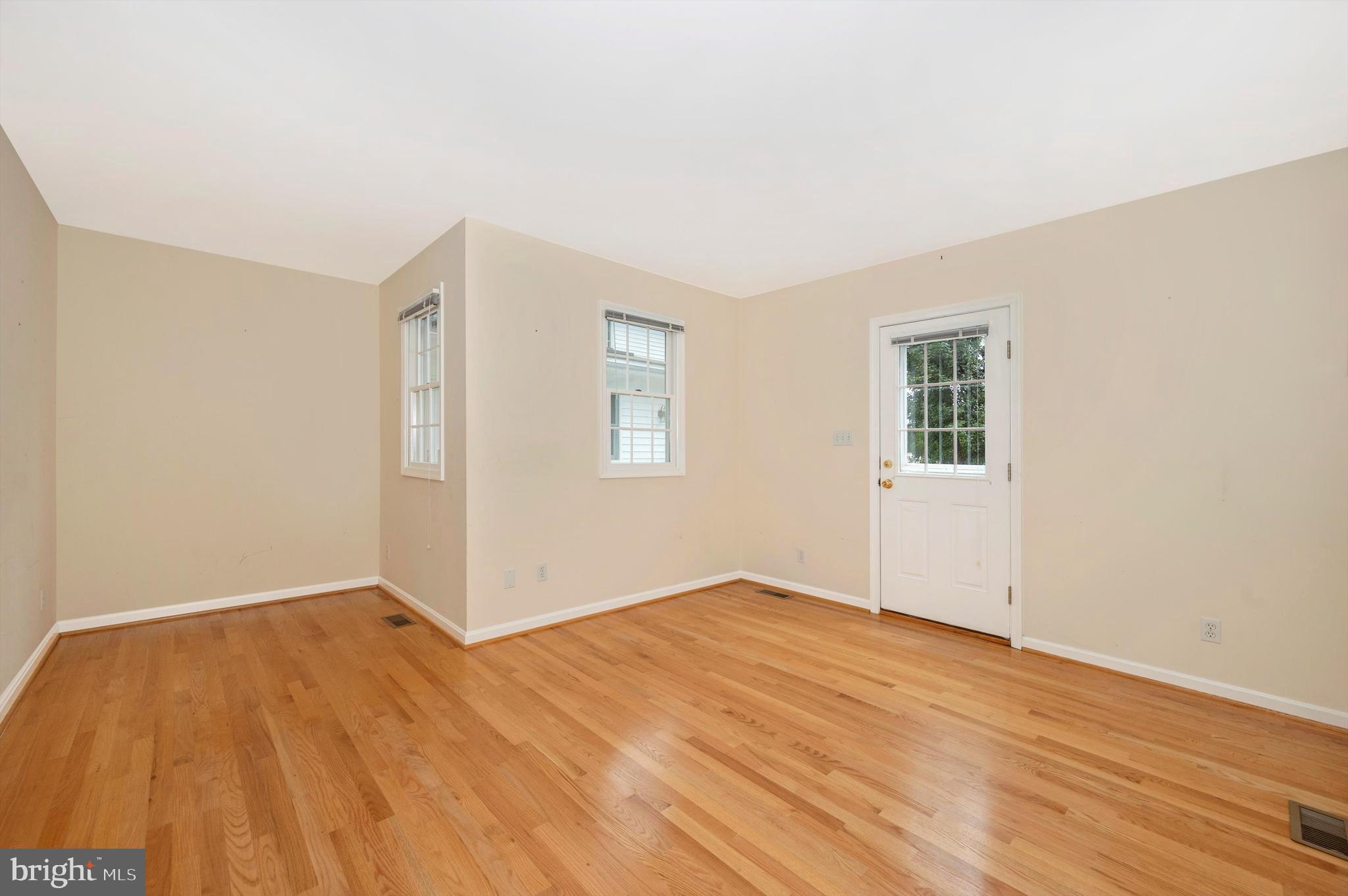 POOLESVILLE OUTSIDE - Residential