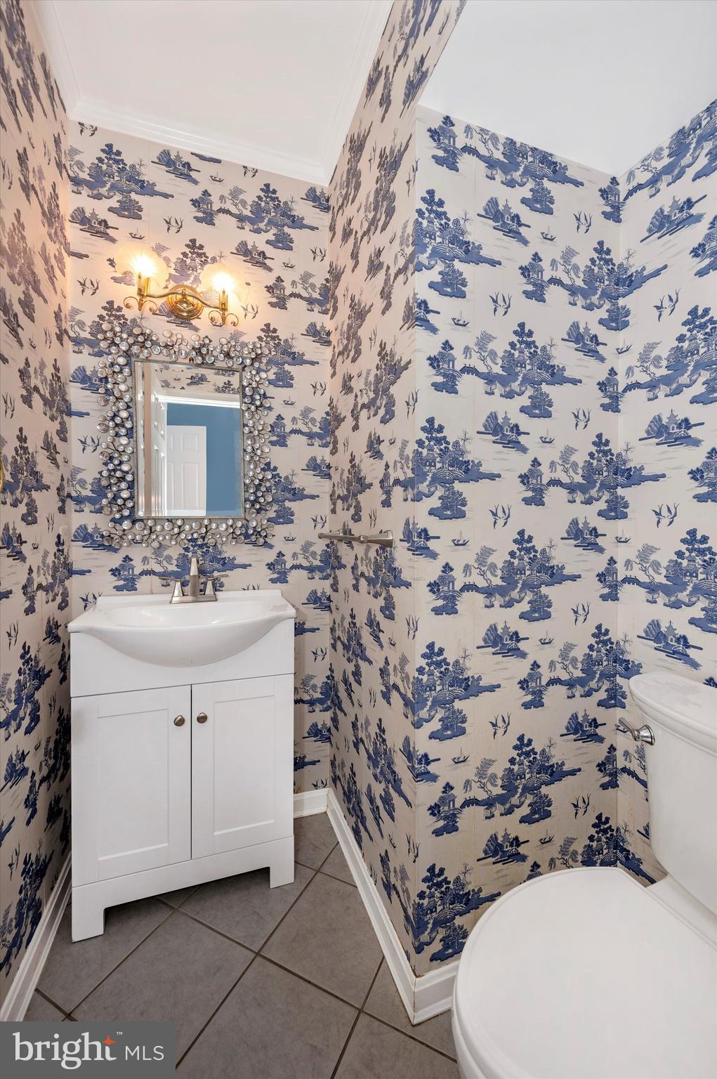 POOLESVILLE OUTSIDE - Residential