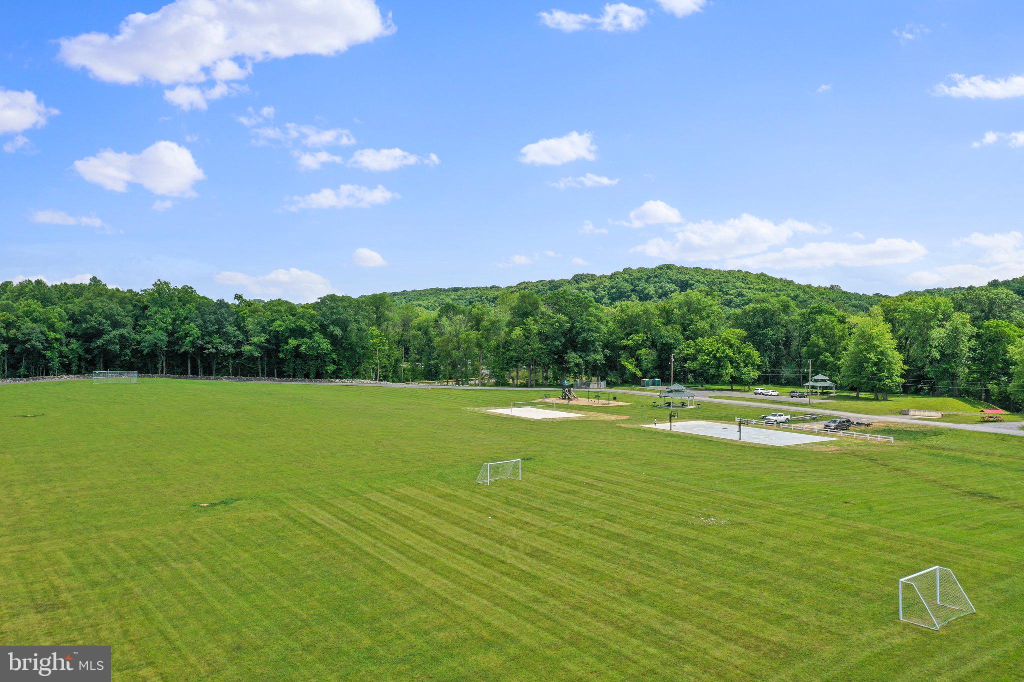 BROOKFIELD ON THE POTOMAC - Residential