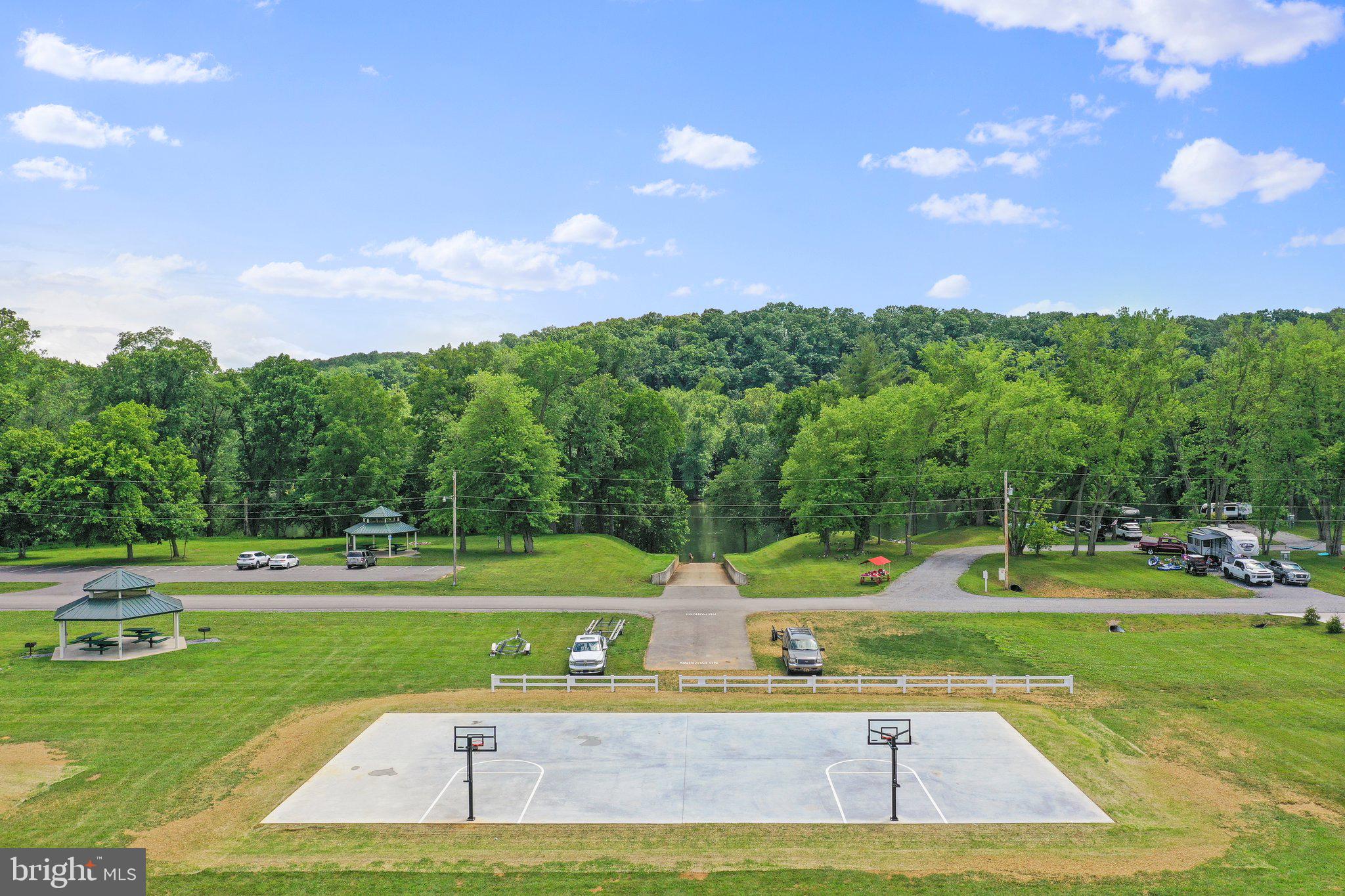BROOKFIELD ON THE POTOMAC - Residential