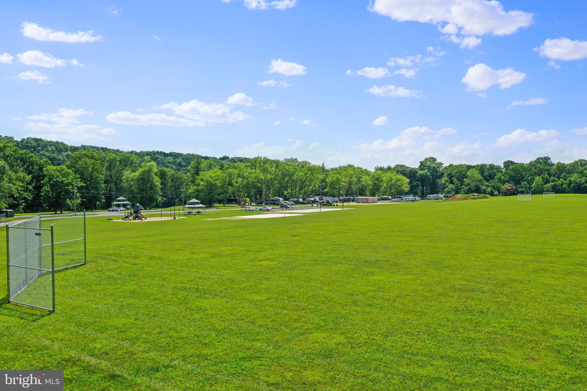 BROOKFIELD ON THE POTOMAC - Residential