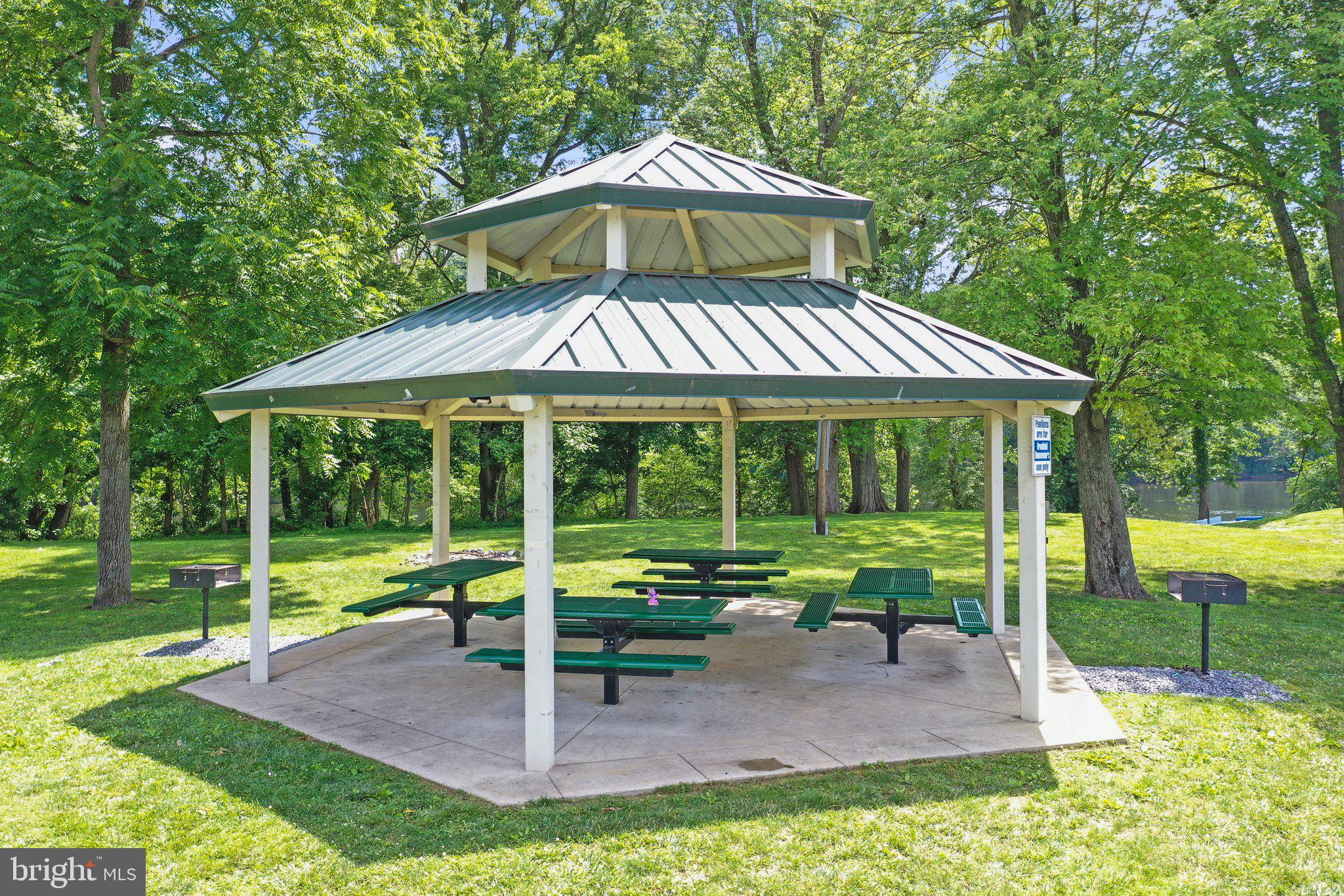 BROOKFIELD ON THE POTOMAC - Residential