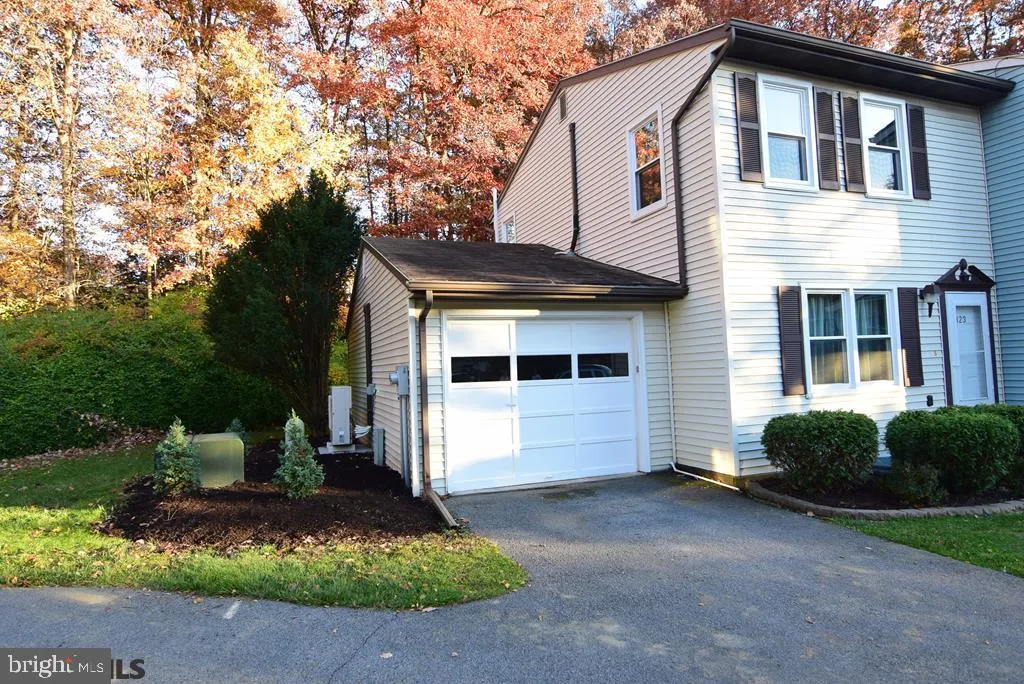 323 Oakwood Avenue, State College, PA 16803