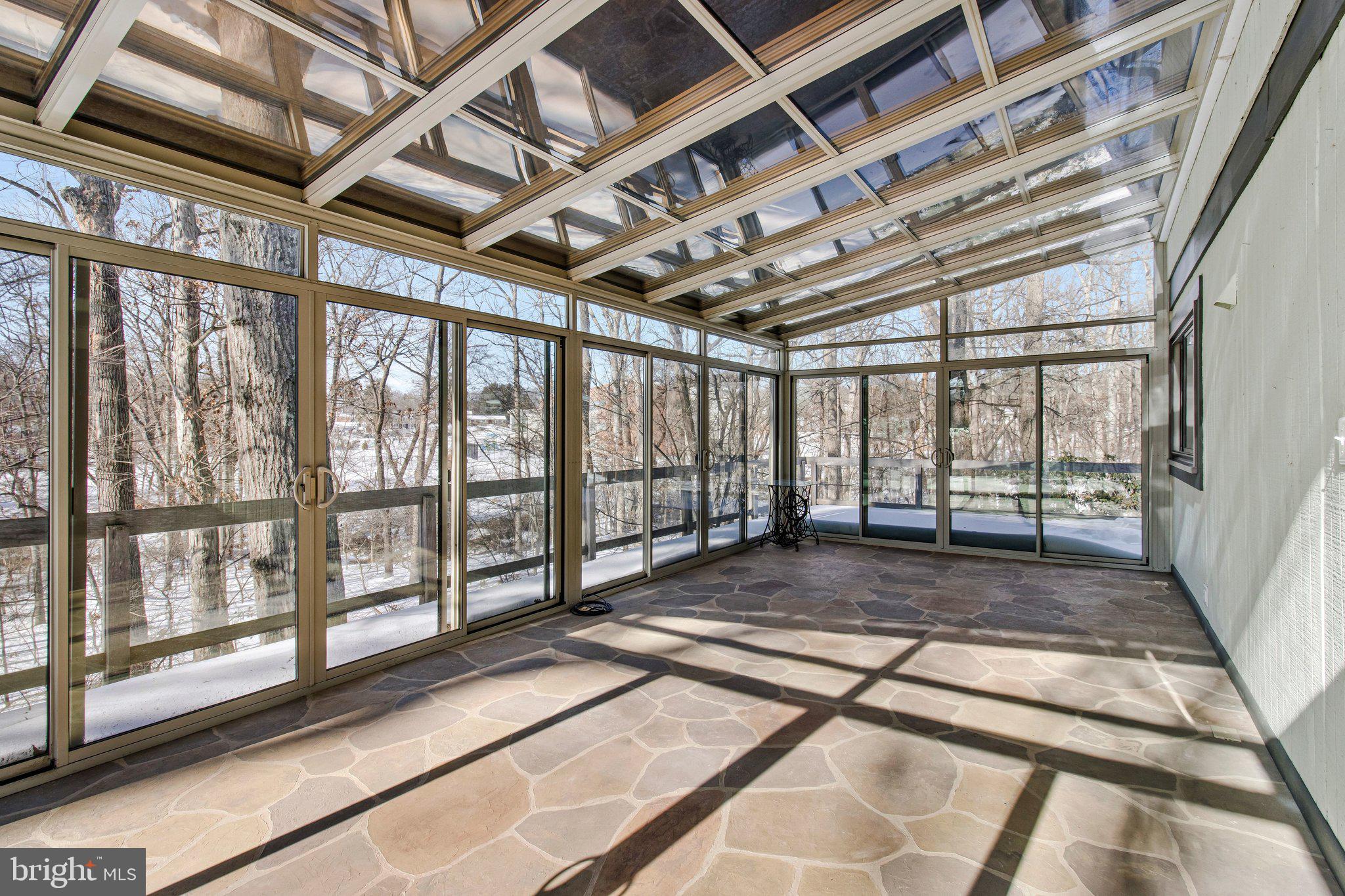 STONEGATE - Residential