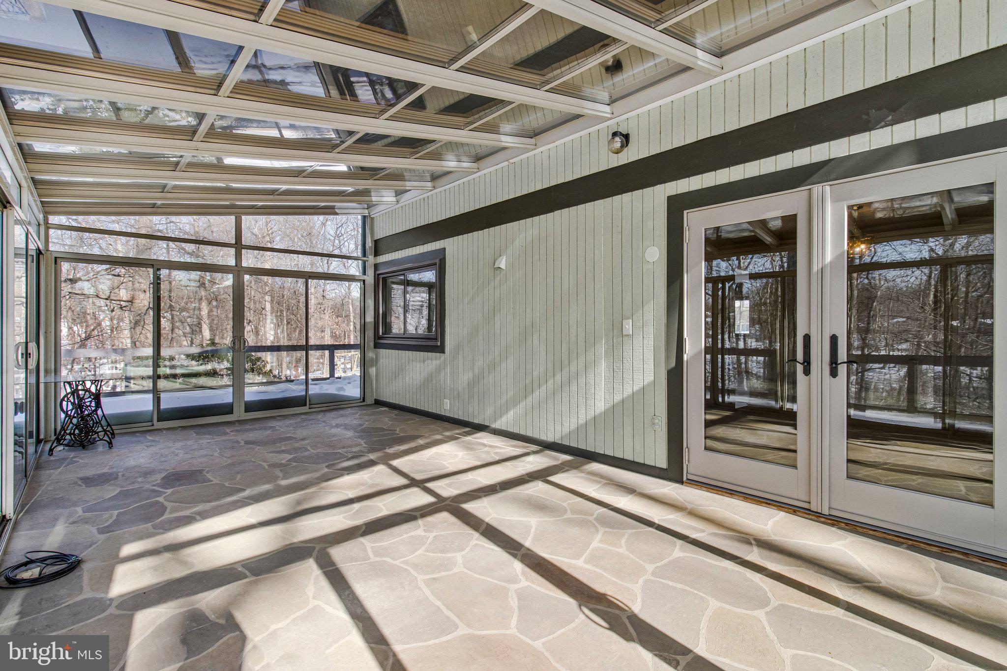 STONEGATE - Residential