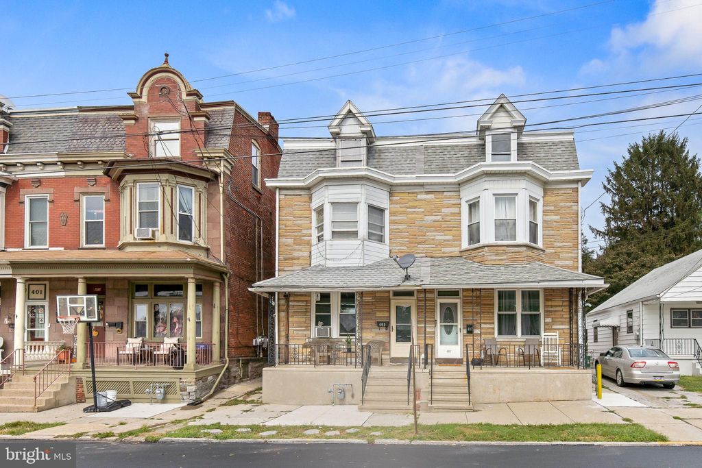 Photo of 405 Poplar Street, Columbia, PA 17512 (MLS # PALA2047118)