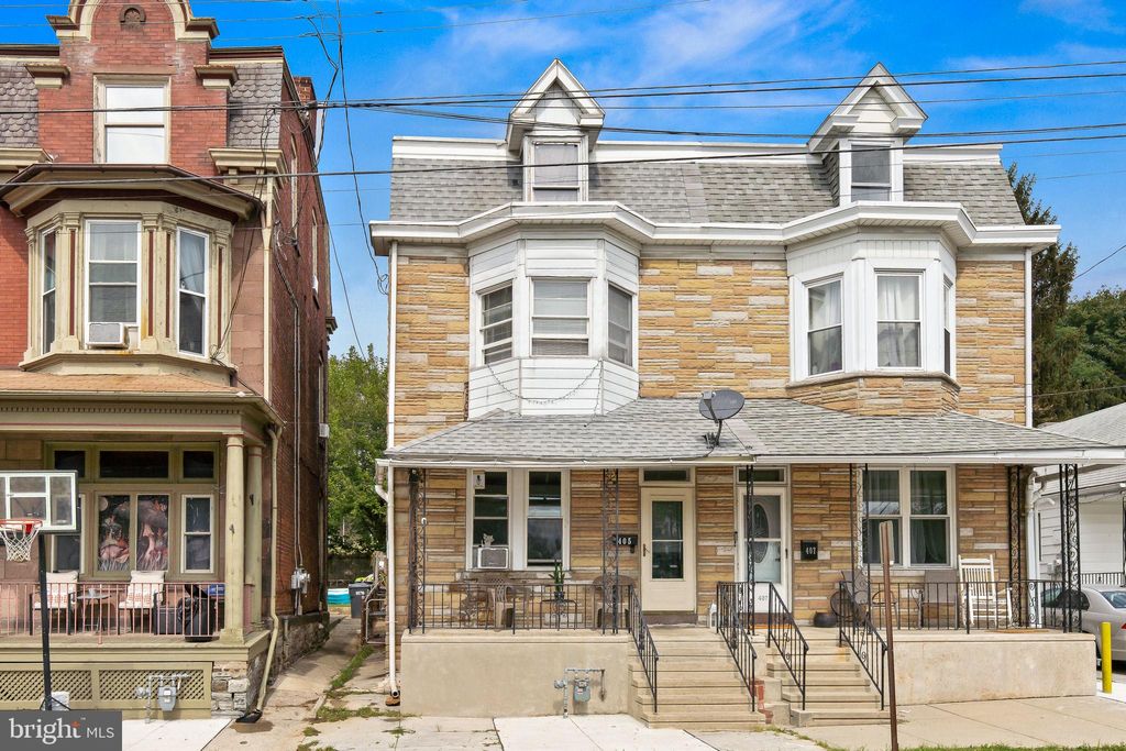 Photo of 405 Poplar Street, Columbia, PA 17512 (MLS # PALA2047118)