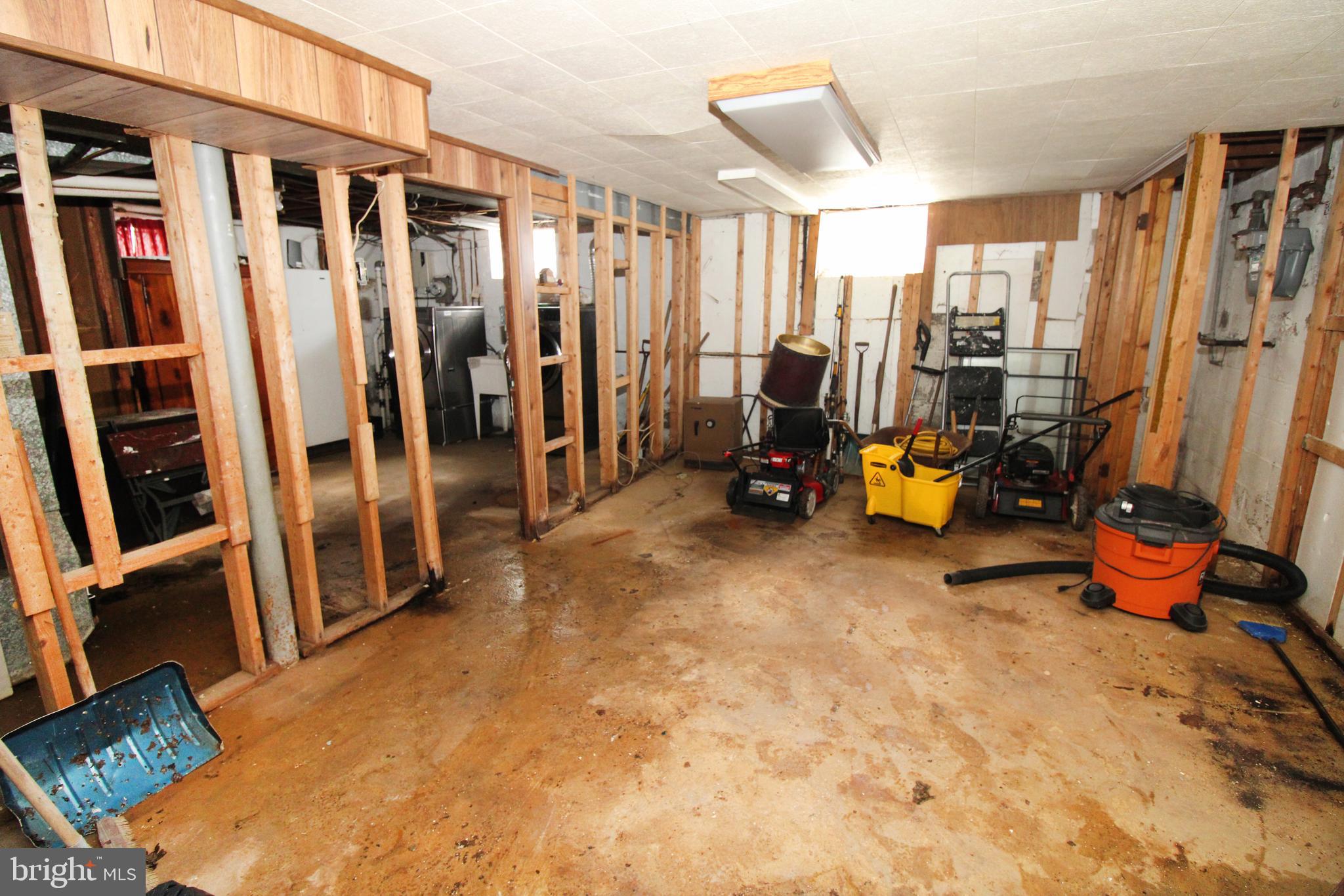 WINDSOR FARMS - Residential