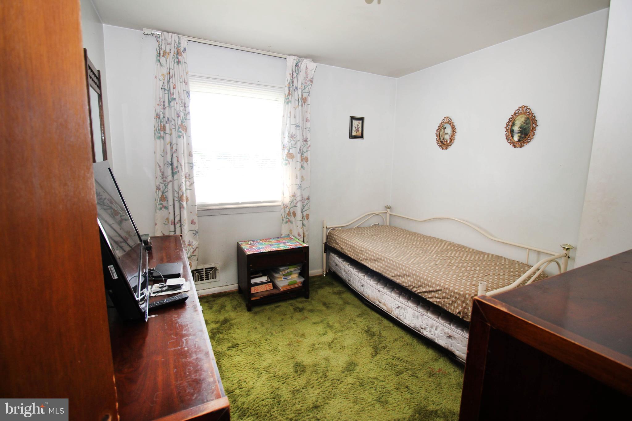 WINDSOR FARMS - Residential