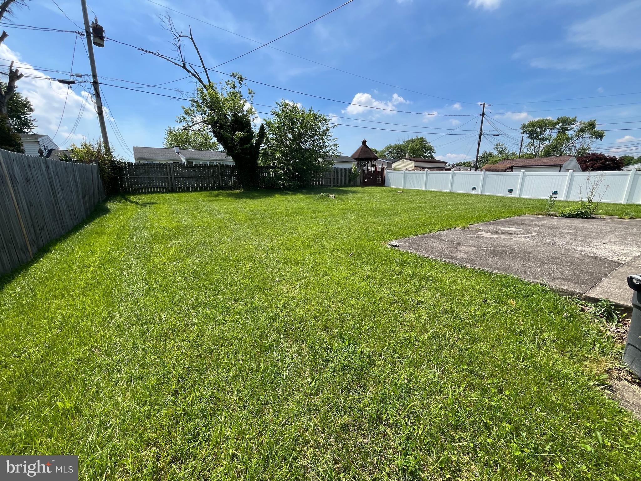 WINDSOR FARMS - Residential