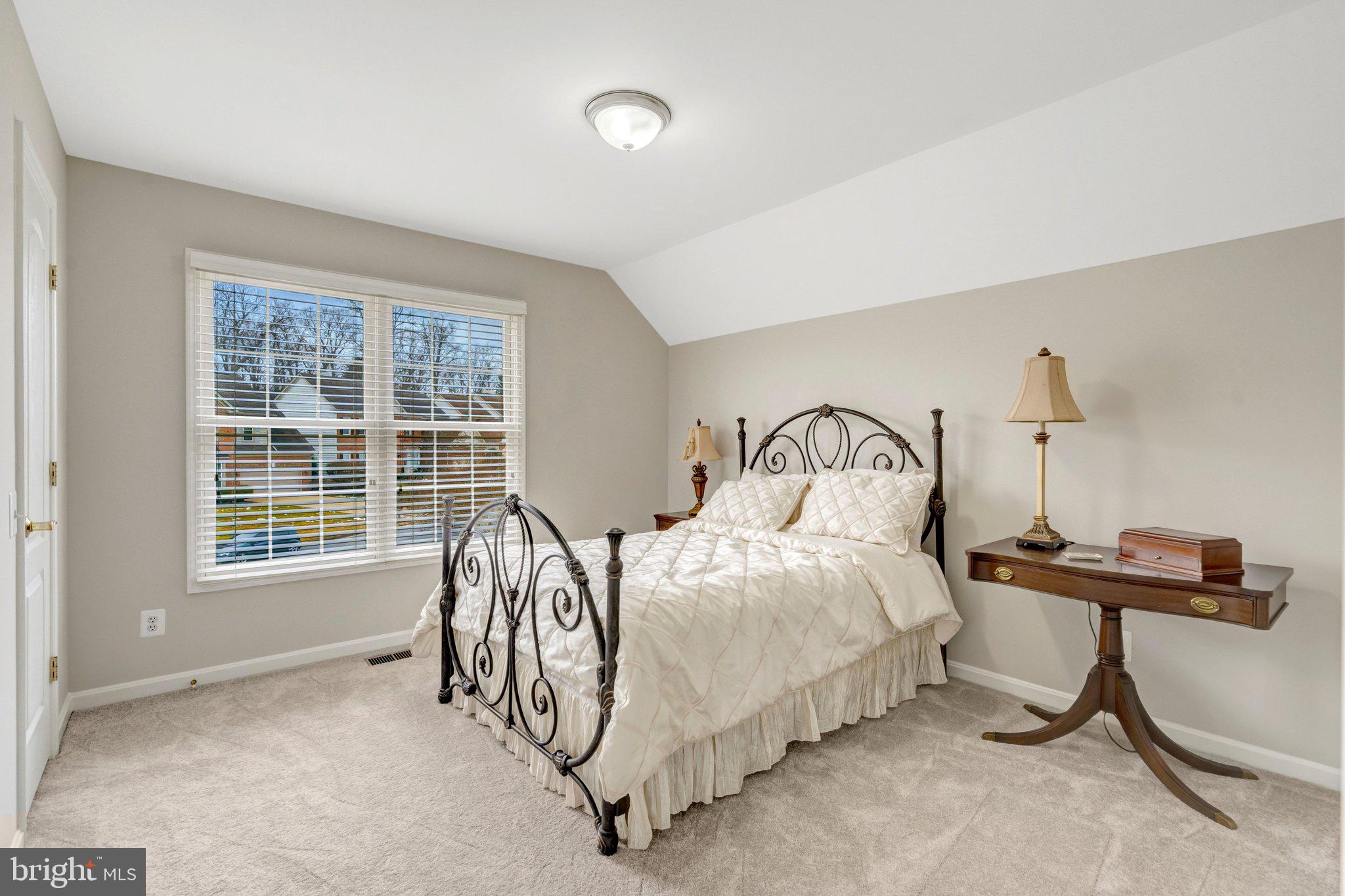 OAKS AT CROSSPOINTE - Residential