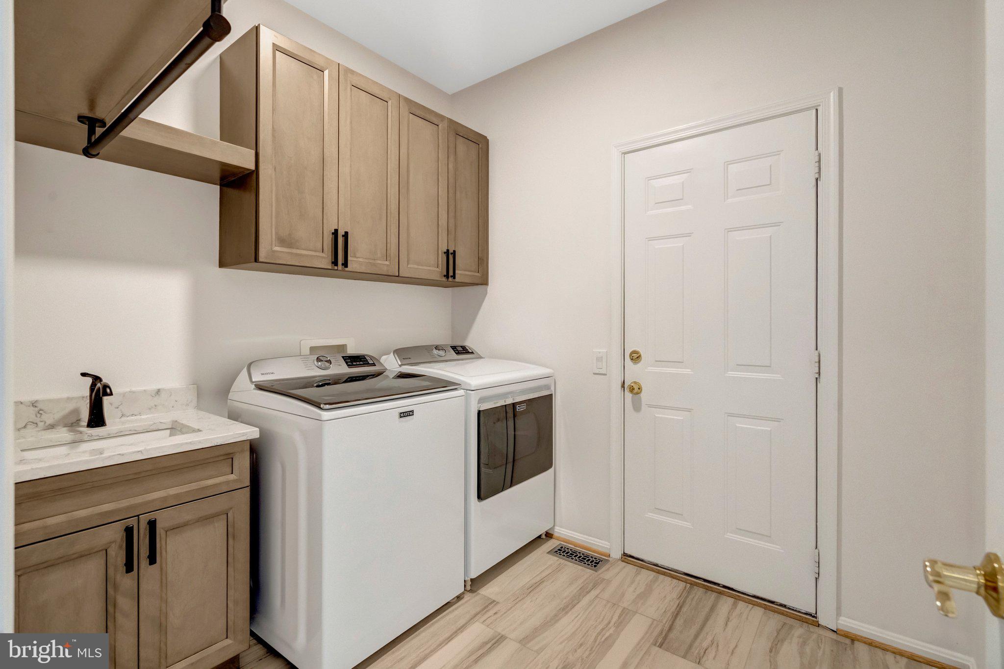 OAKS AT CROSSPOINTE - Residential