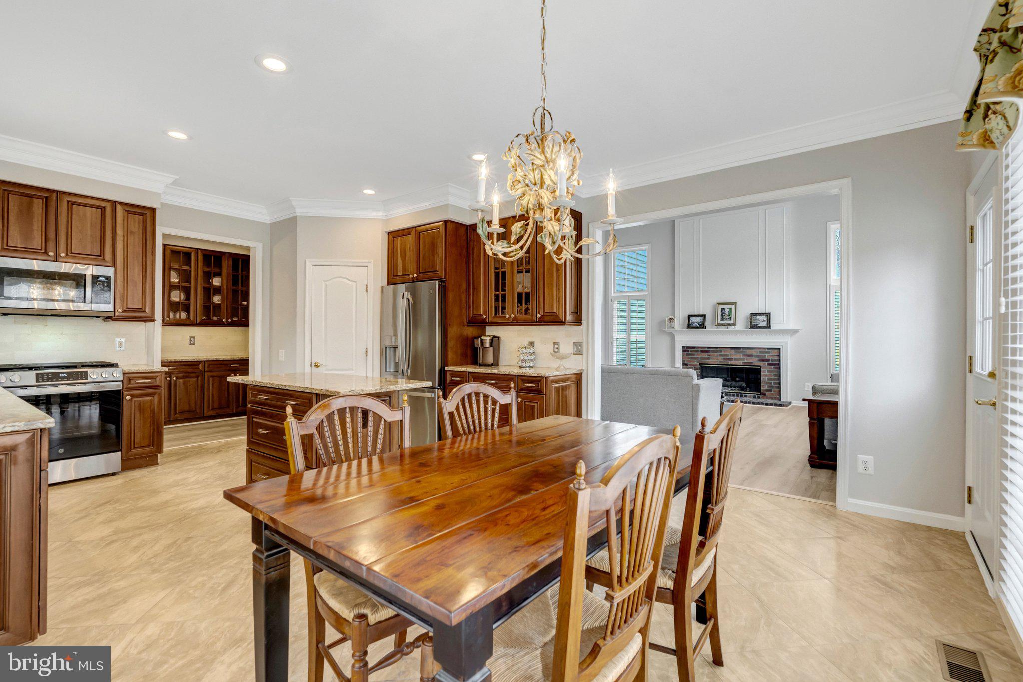 OAKS AT CROSSPOINTE - Residential