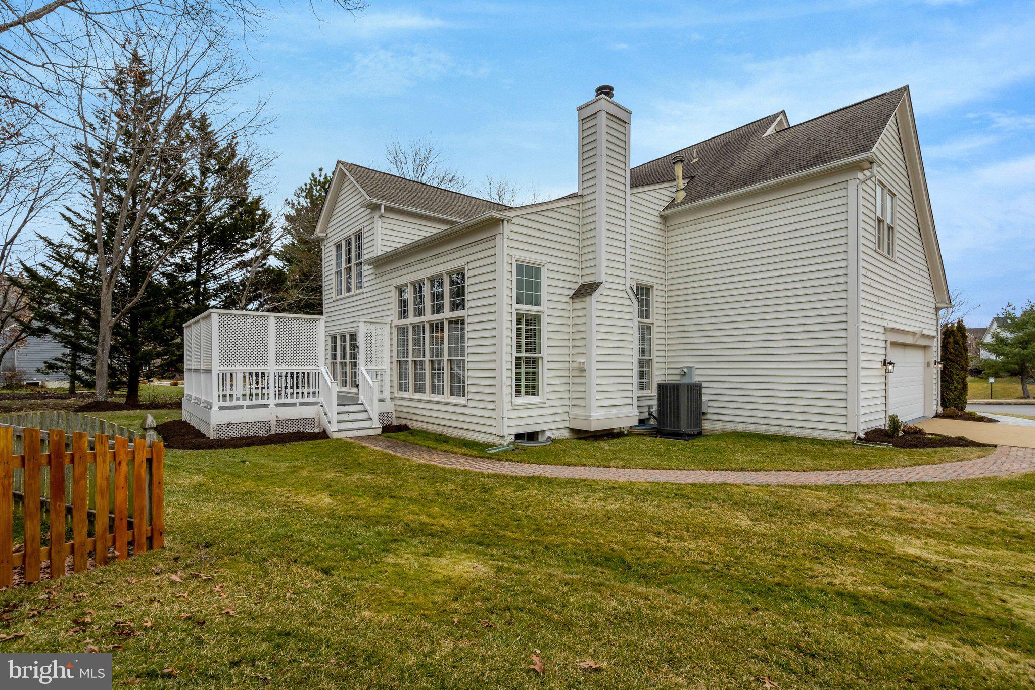 OAKS AT CROSSPOINTE - Residential