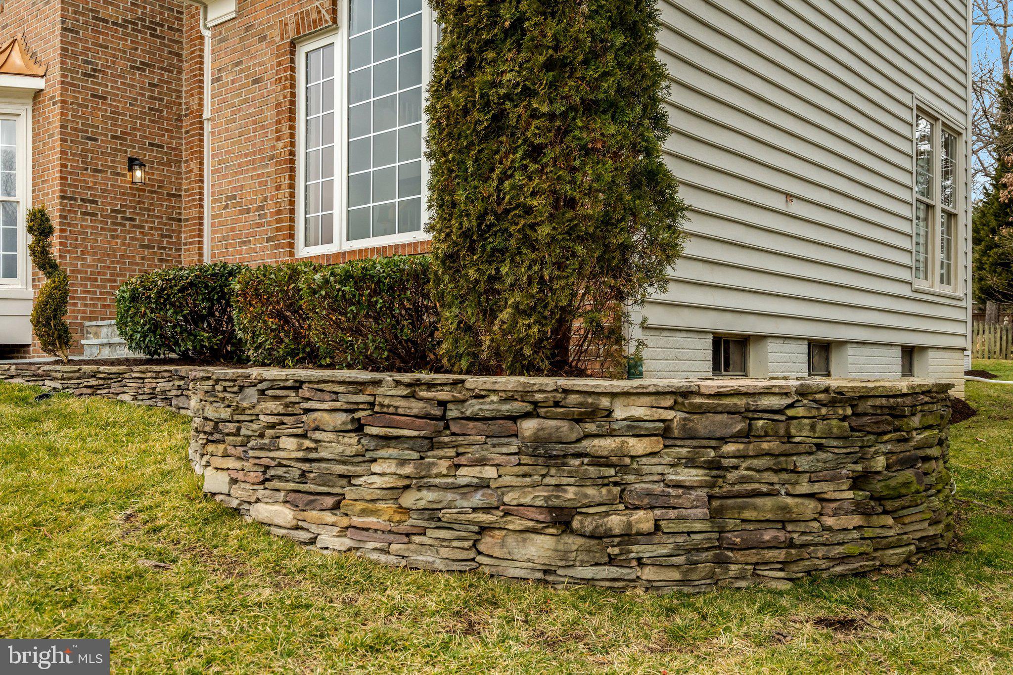 OAKS AT CROSSPOINTE - Residential