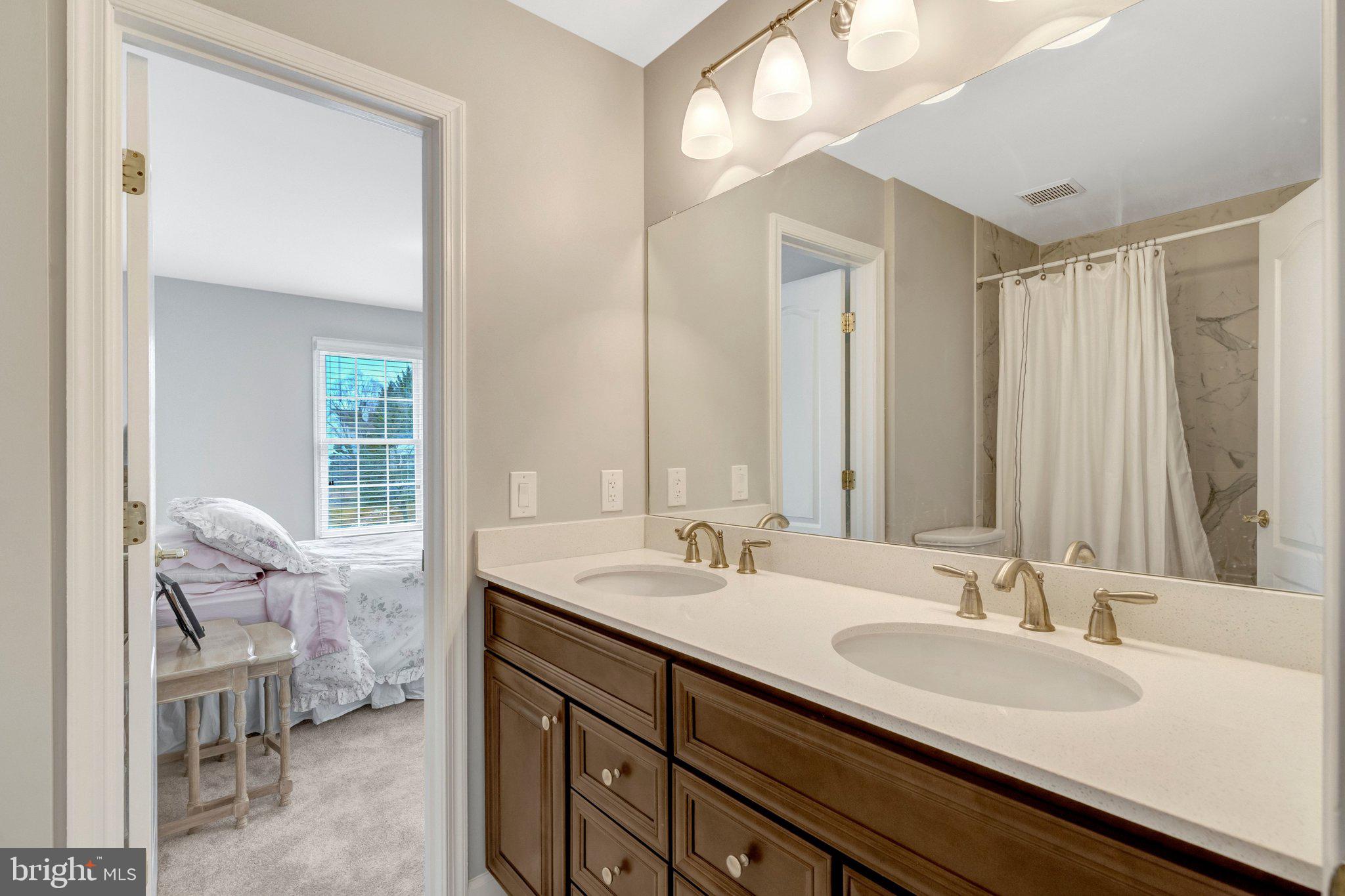 OAKS AT CROSSPOINTE - Residential