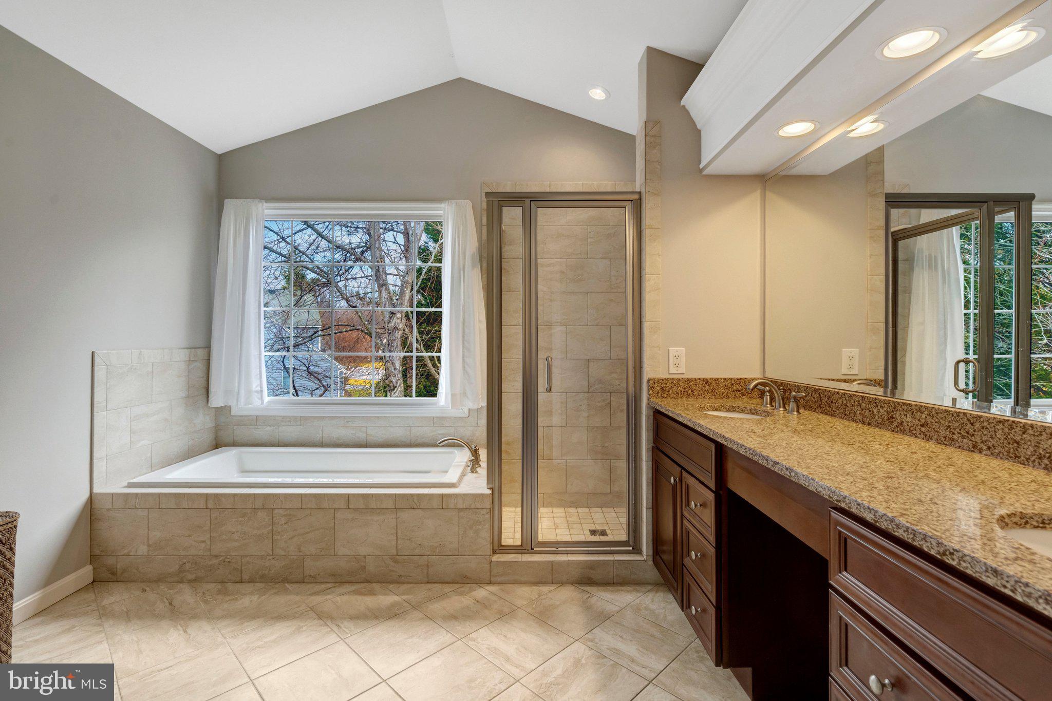 OAKS AT CROSSPOINTE - Residential