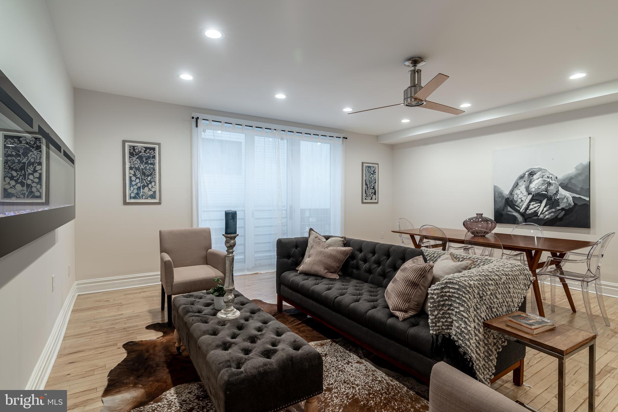 QUEEN VILLAGE - Residential