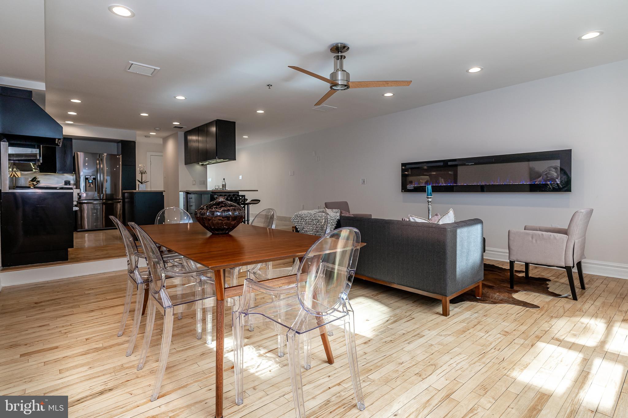 QUEEN VILLAGE - Residential