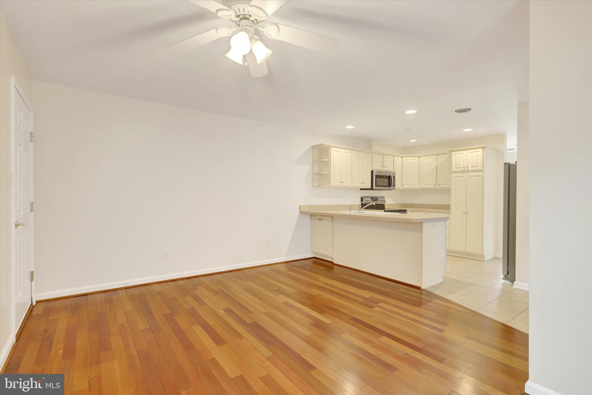 PENN NATIONAL GOLF COURSE COMMUNITY - Residential