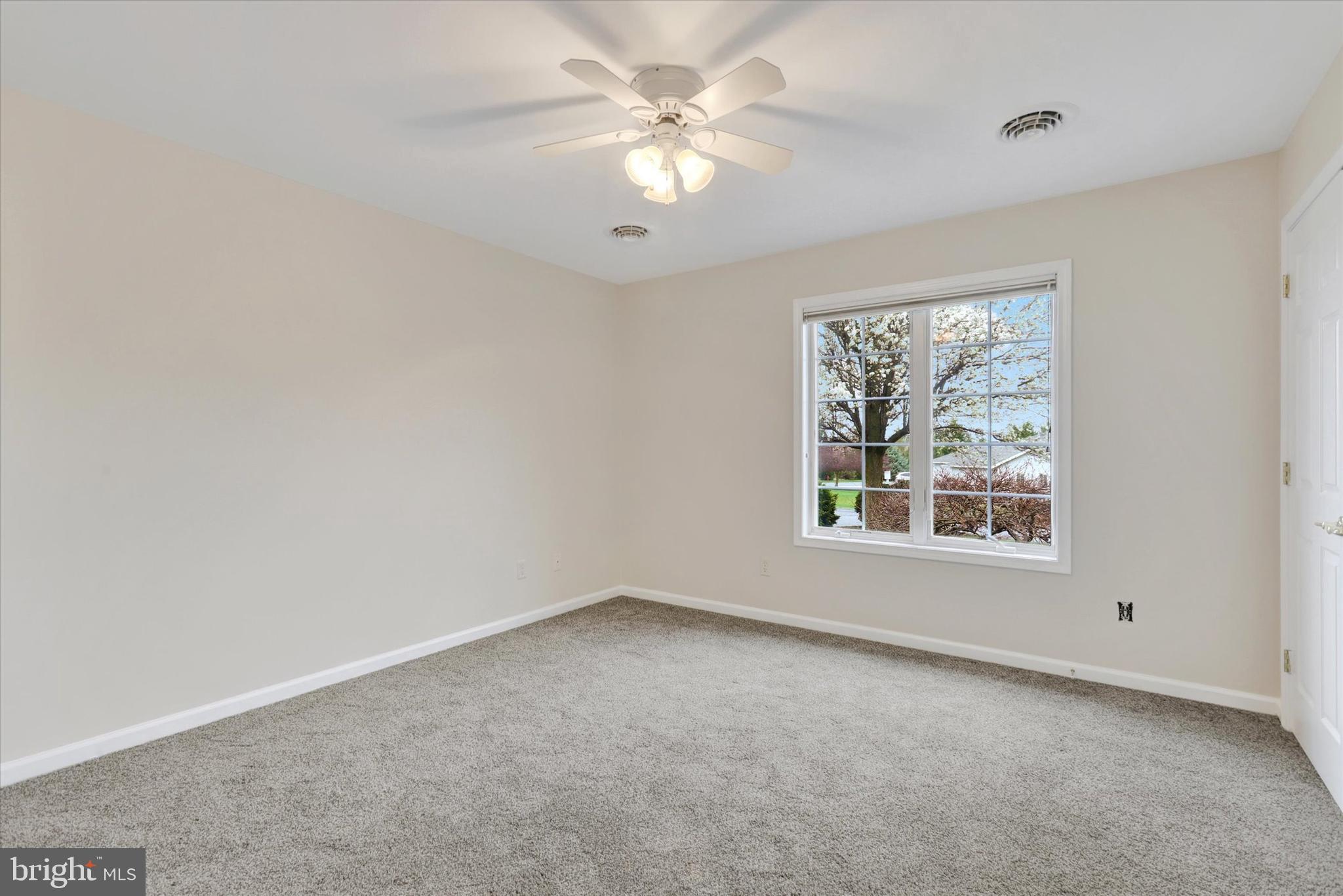 PENN NATIONAL GOLF COURSE COMMUNITY - Residential