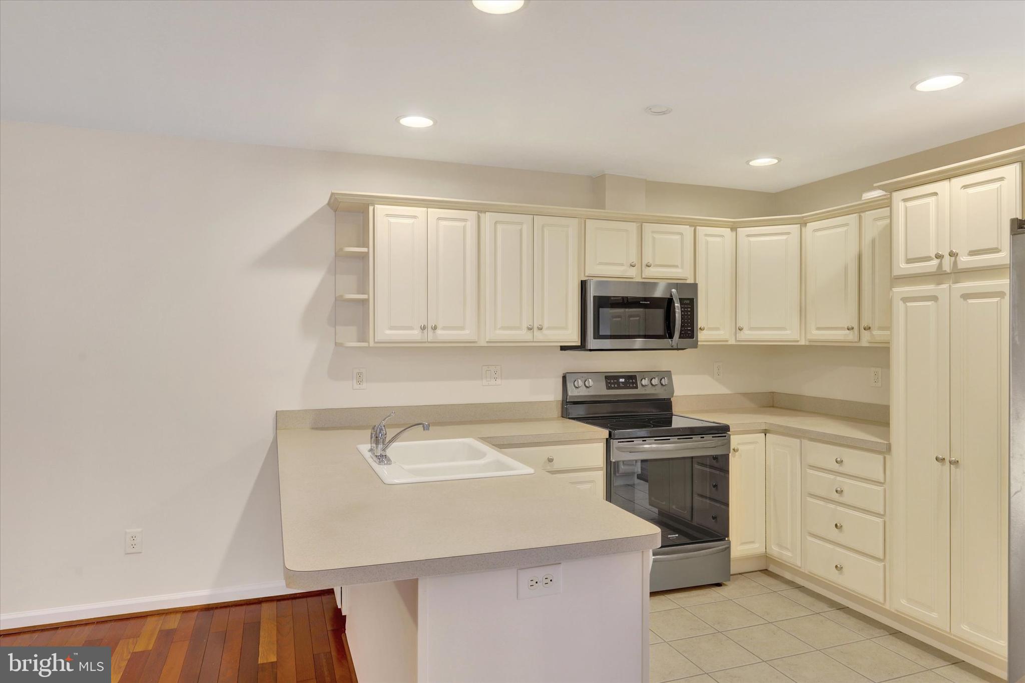 PENN NATIONAL GOLF COURSE COMMUNITY - Residential