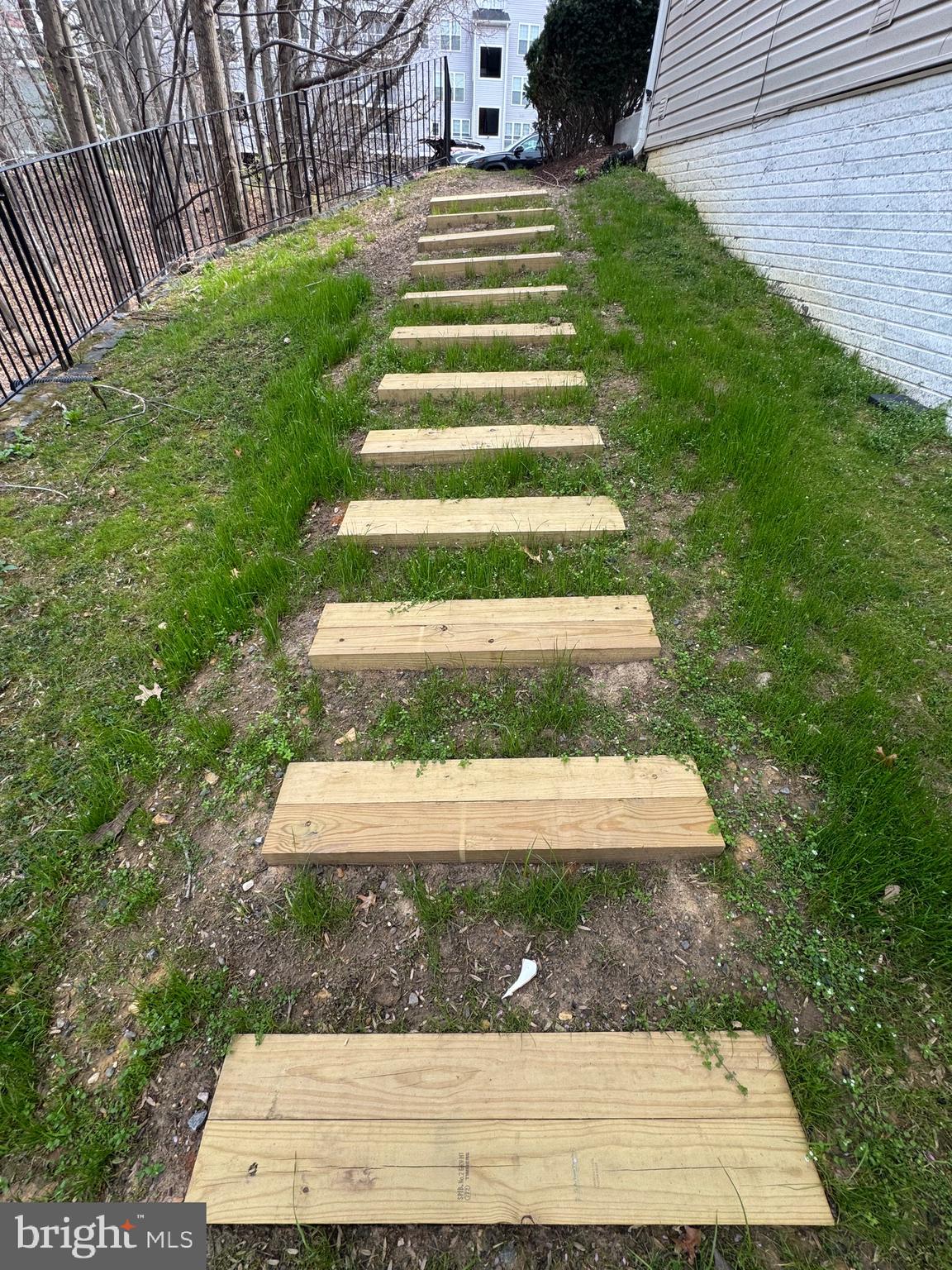 SYCAMORES AT VAN DORN - Residential Lease