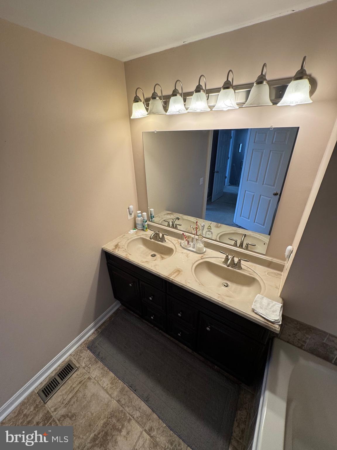 SYCAMORES AT VAN DORN - Residential Lease