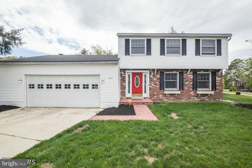 WONDERFULLY  REMODELED HOME ON A LARGE CORNER LOT.MANY UPGRADES. GRANITE KITCHEN COUNTER TOPS AND A 400 SQ FT. SUNROOM. THE BACK YARD OFFERS A WORLD OF PEACE AND SERENITY. RELAX WATCHING THE WATER RUNNING  IN THE KOI POND. ALL FLOORING TREATMENTS HAVE BEEN UPGRADED TO WOOD OR TILE. MASTER BATH INCLUDES A SIX JET SPA SHOWER. ONE YEAR HOME WARRANTY INCLUDED.