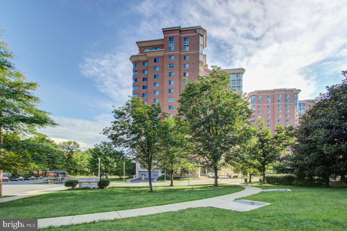 NORTHAMPTON PLACE - Residential Lease