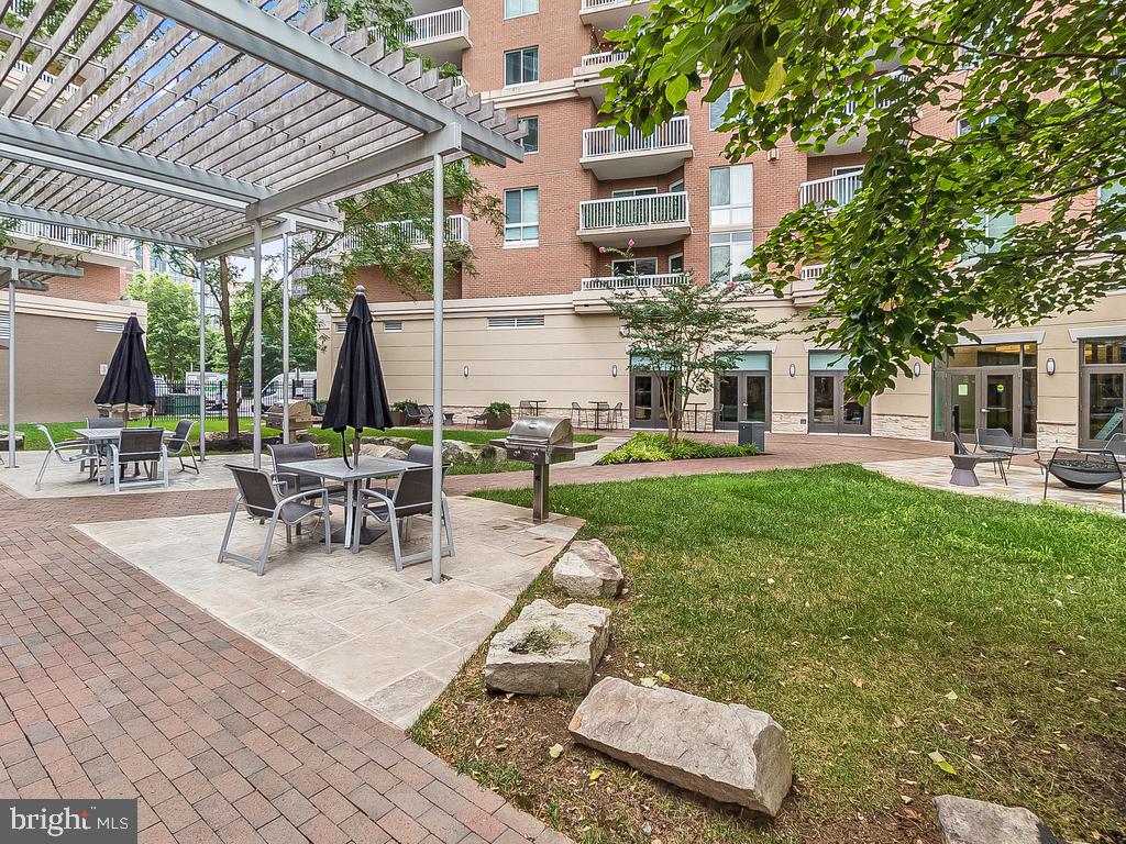 NORTHAMPTON PLACE - Residential Lease