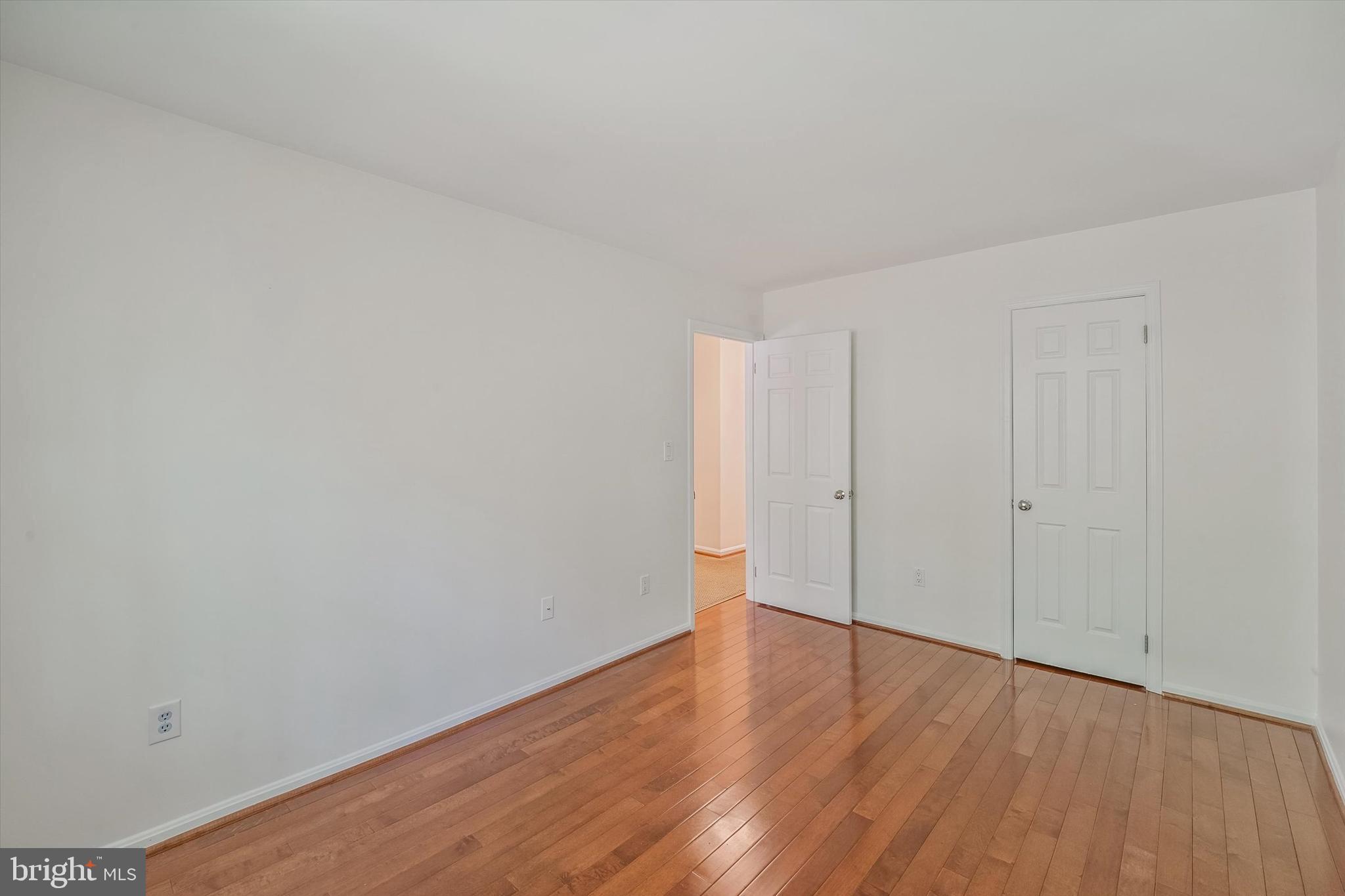 OAKBROOK - Residential