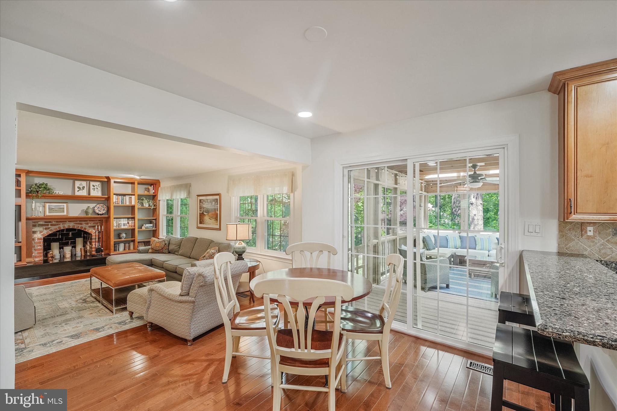 OAKBROOK - Residential