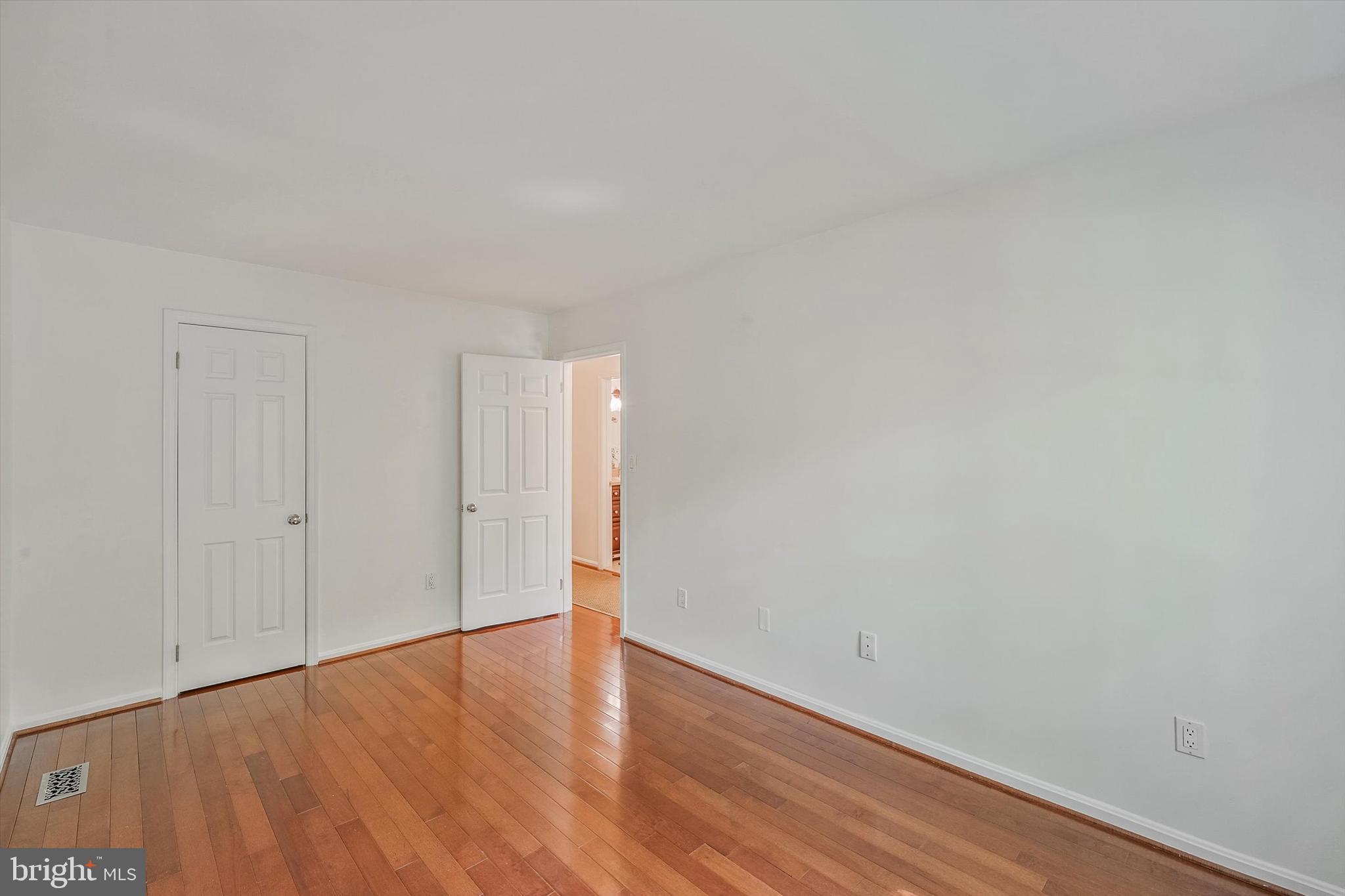 OAKBROOK - Residential