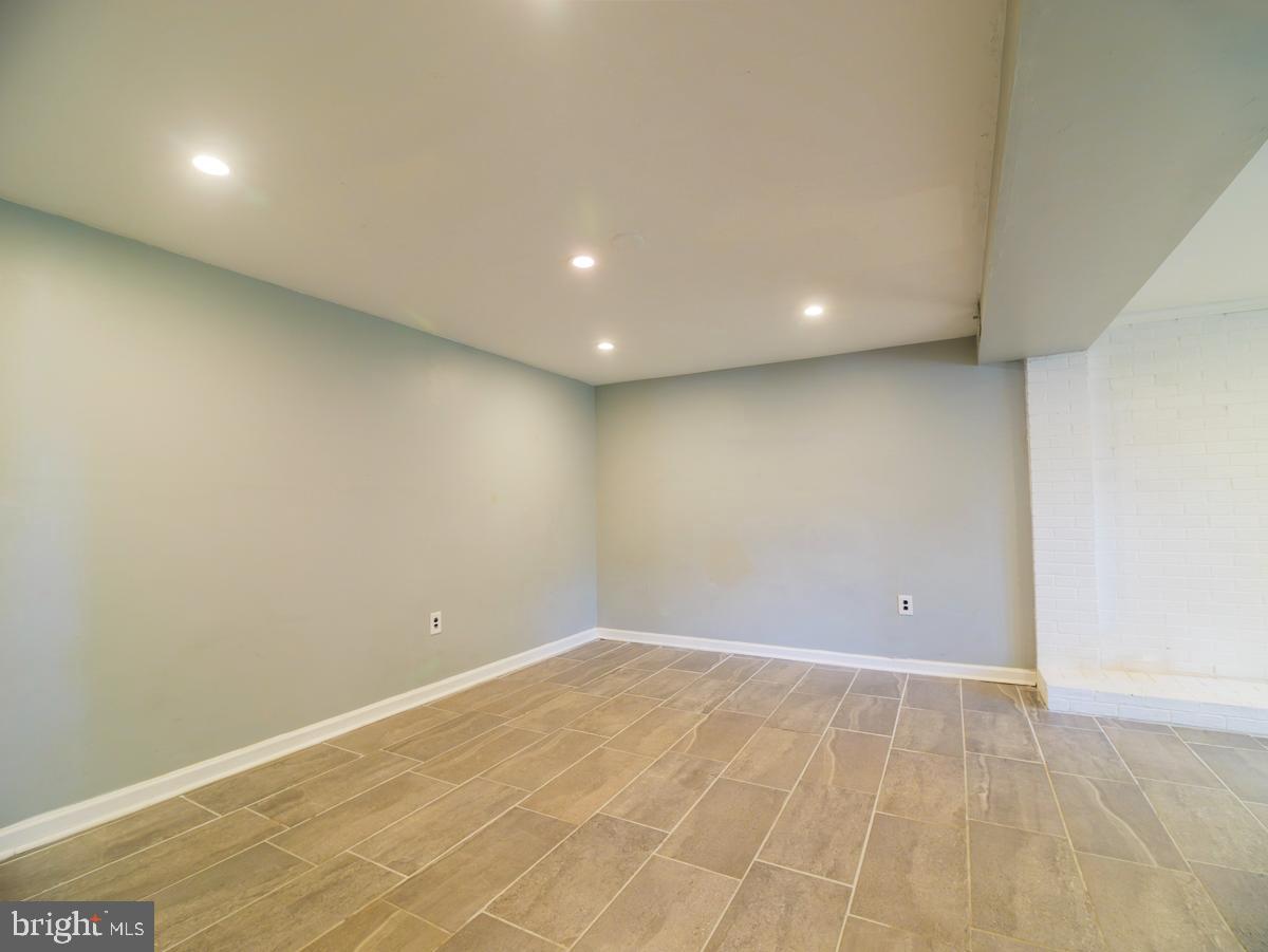 MARLBORO MEADOWS - Residential Lease