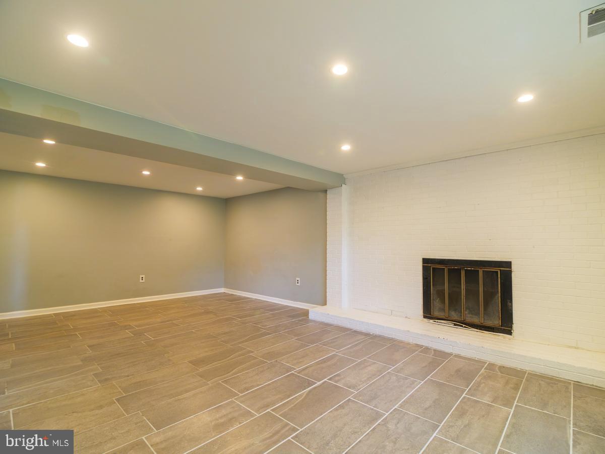 MARLBORO MEADOWS - Residential Lease