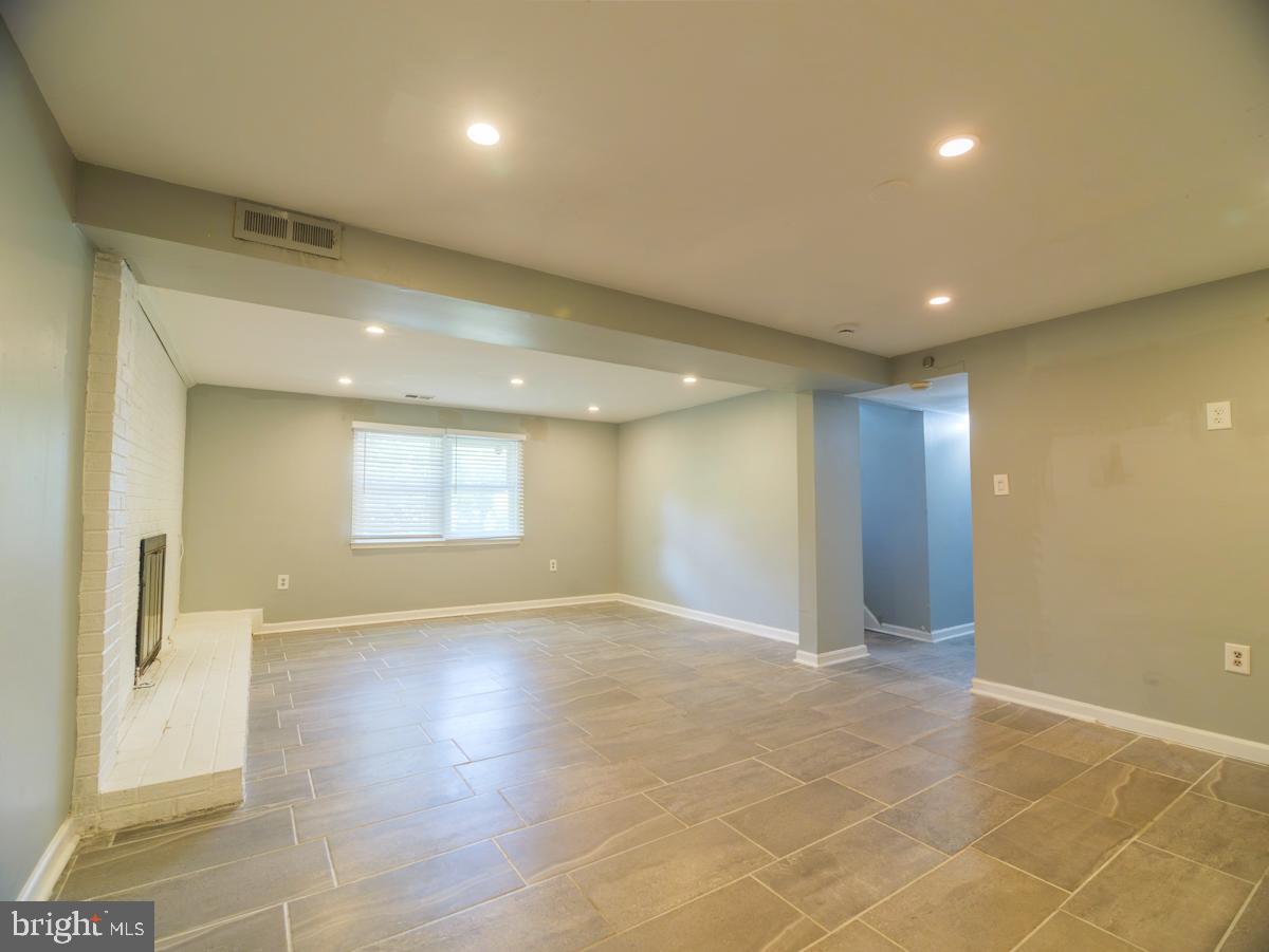 MARLBORO MEADOWS - Residential Lease