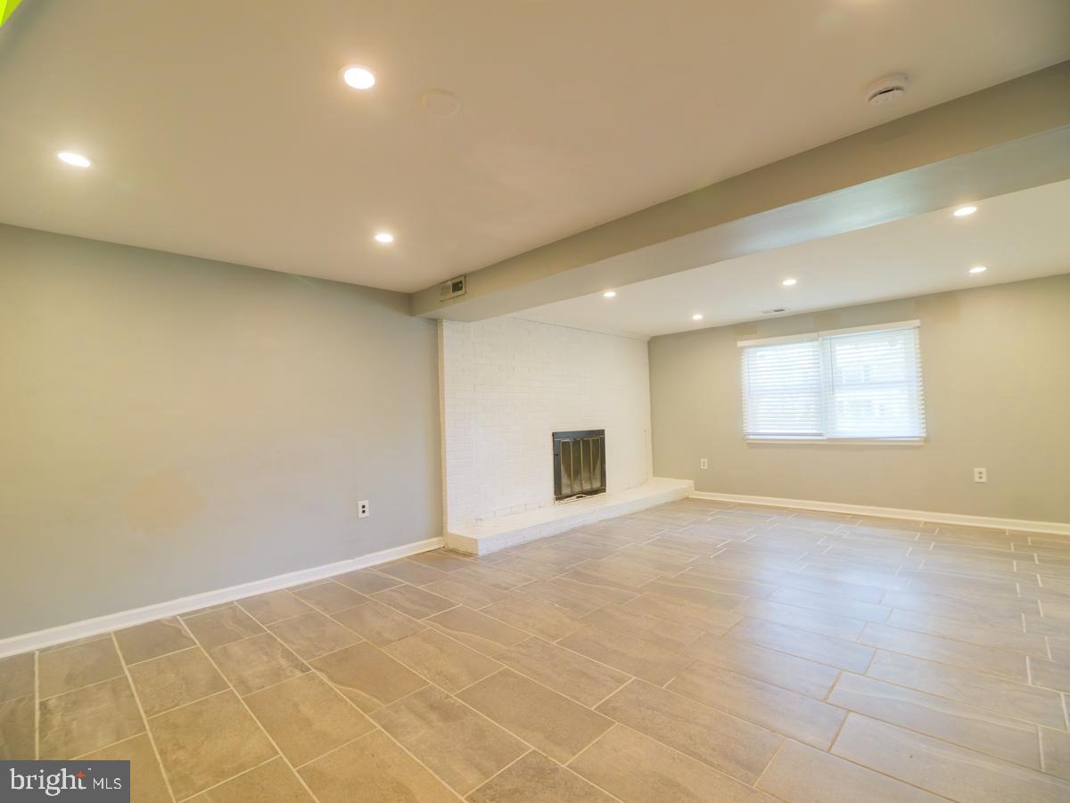 MARLBORO MEADOWS - Residential Lease