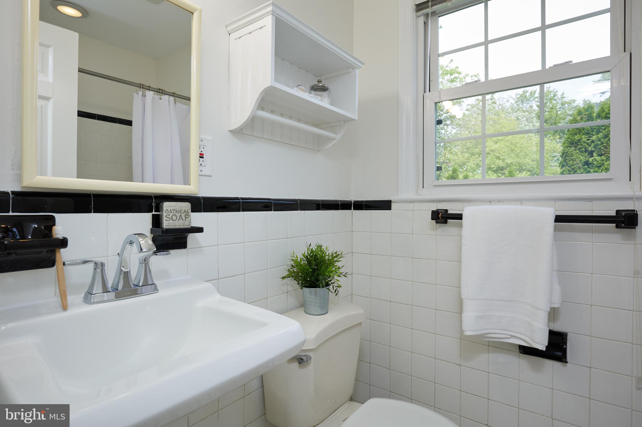 GLENBROOK KNOLLS - Residential