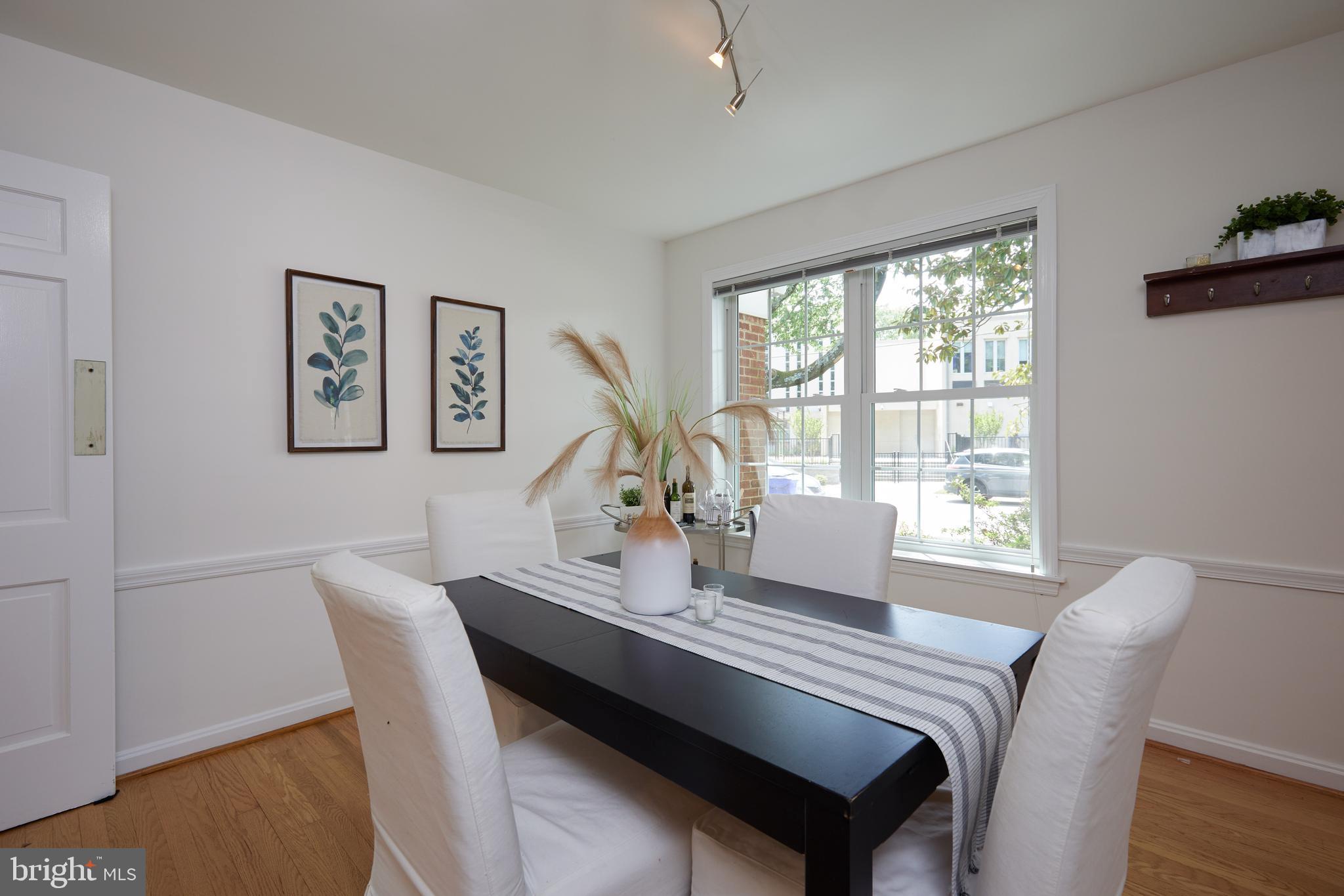 GLENBROOK KNOLLS - Residential