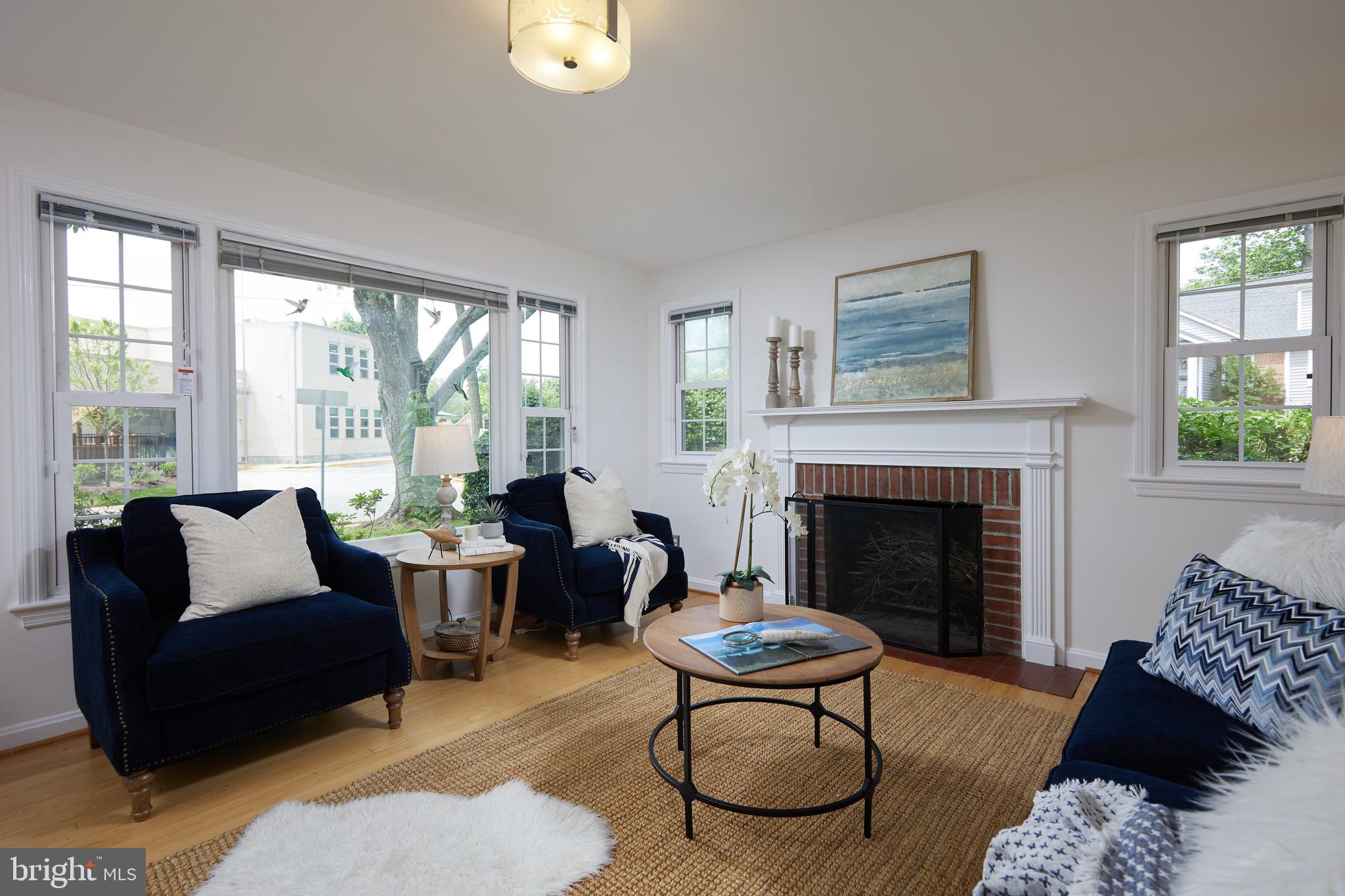 GLENBROOK KNOLLS - Residential