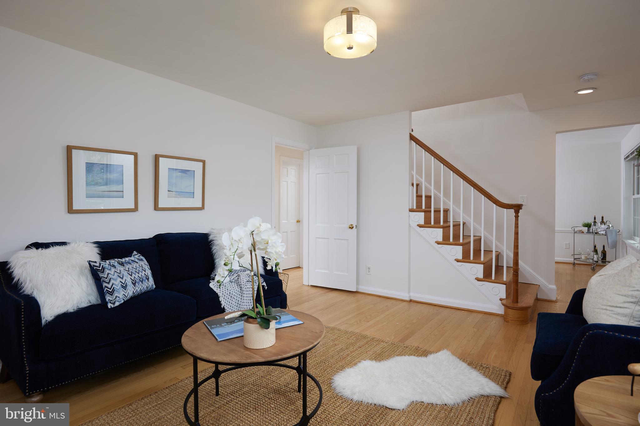 GLENBROOK KNOLLS - Residential