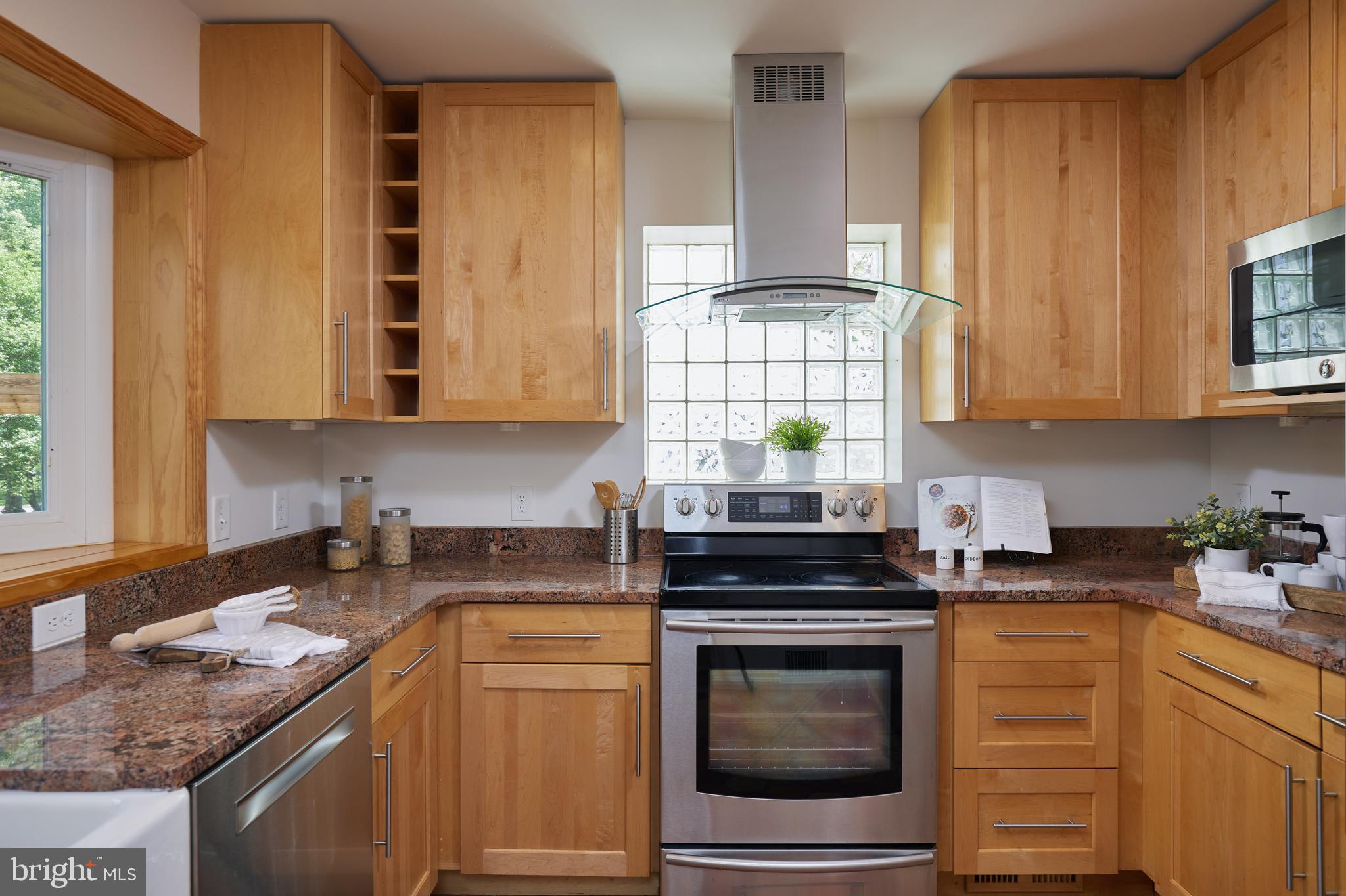 GLENBROOK KNOLLS - Residential