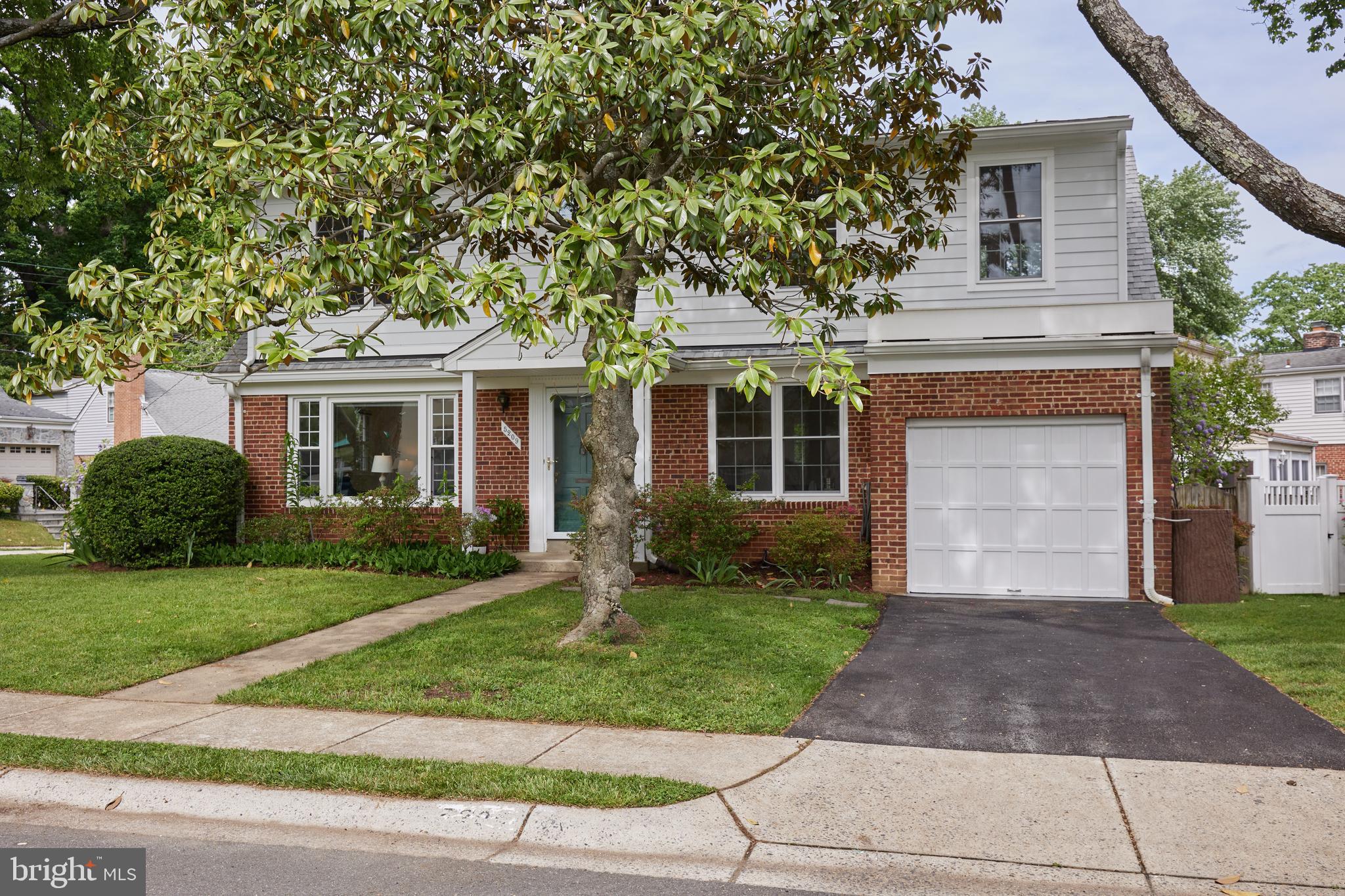 GLENBROOK KNOLLS - Residential