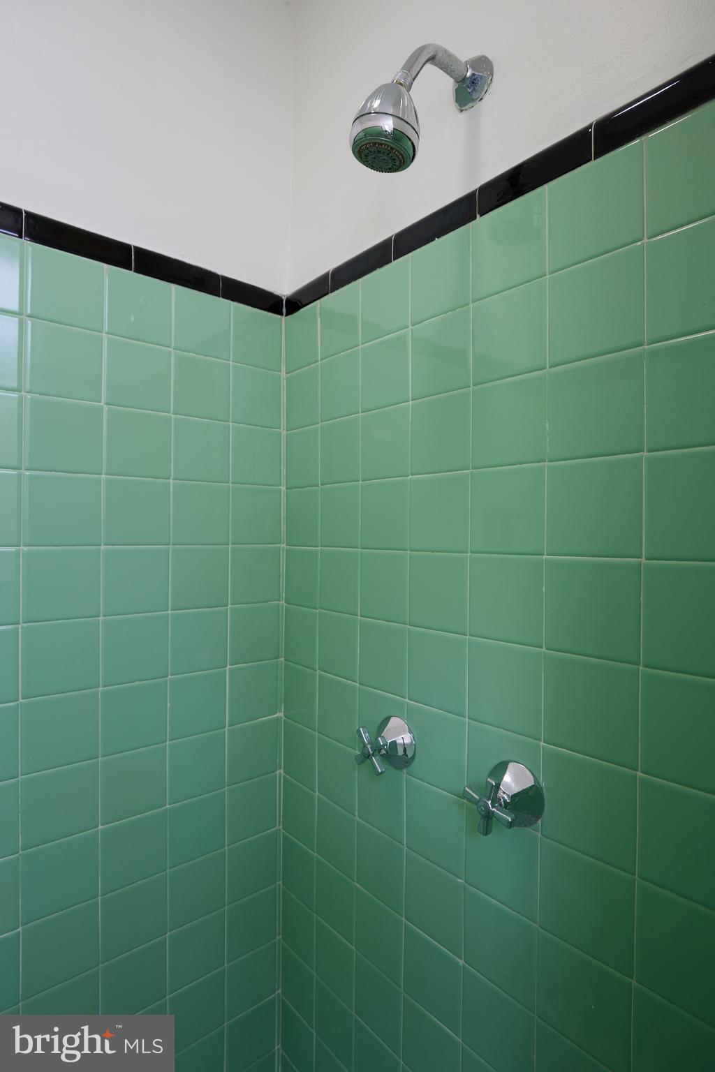 GLENBROOK KNOLLS - Residential