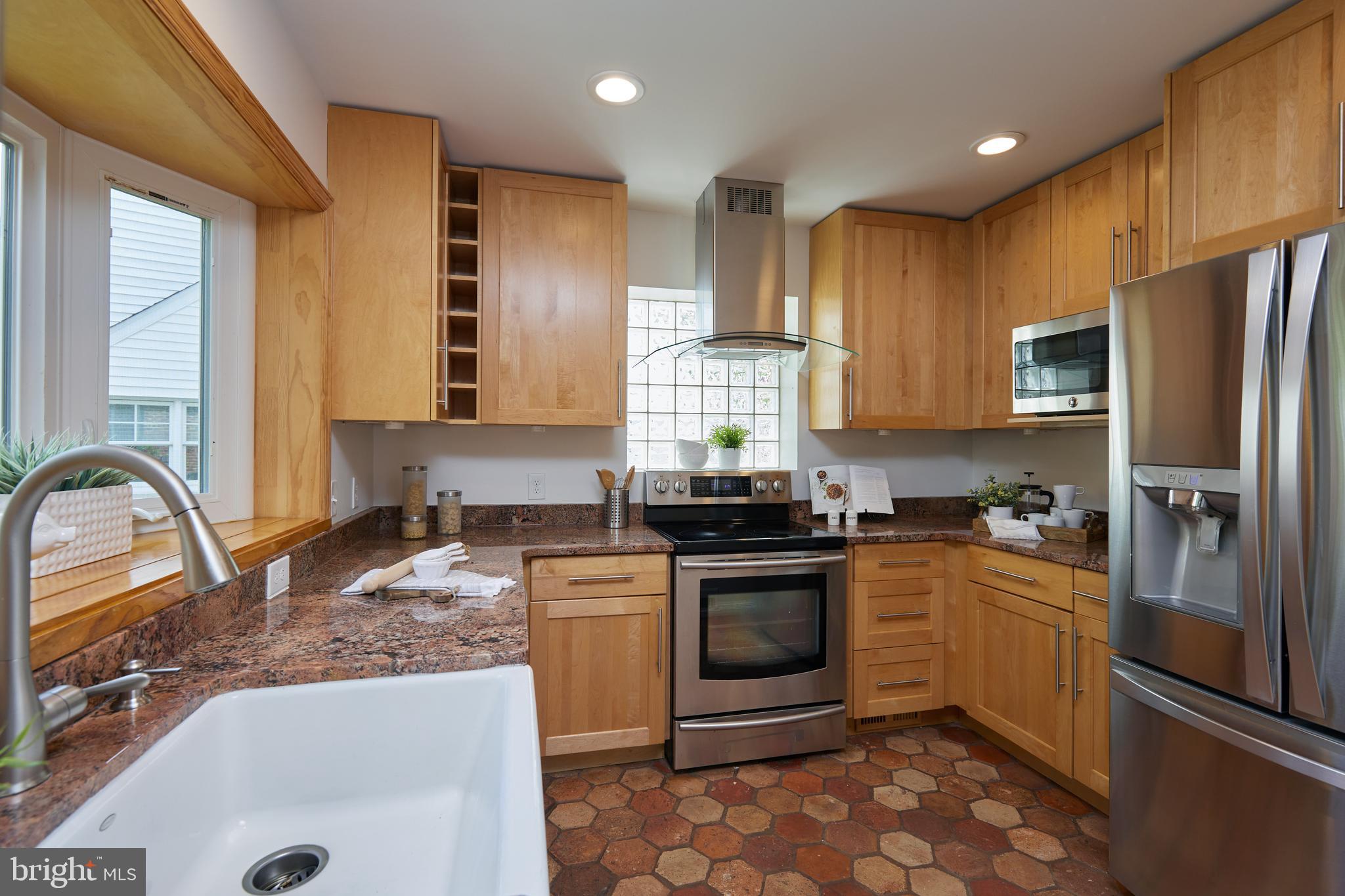 GLENBROOK KNOLLS - Residential