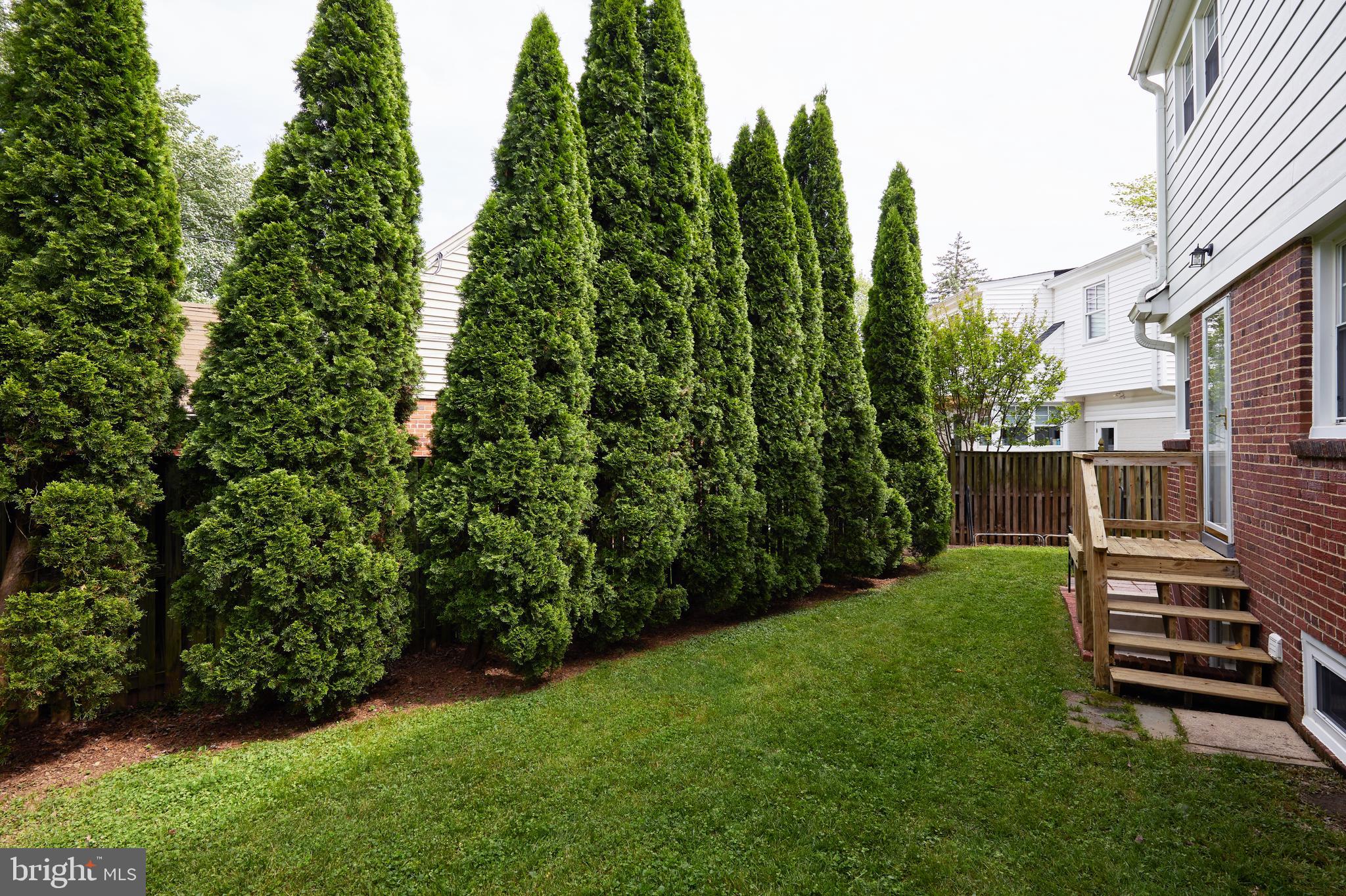 GLENBROOK KNOLLS - Residential